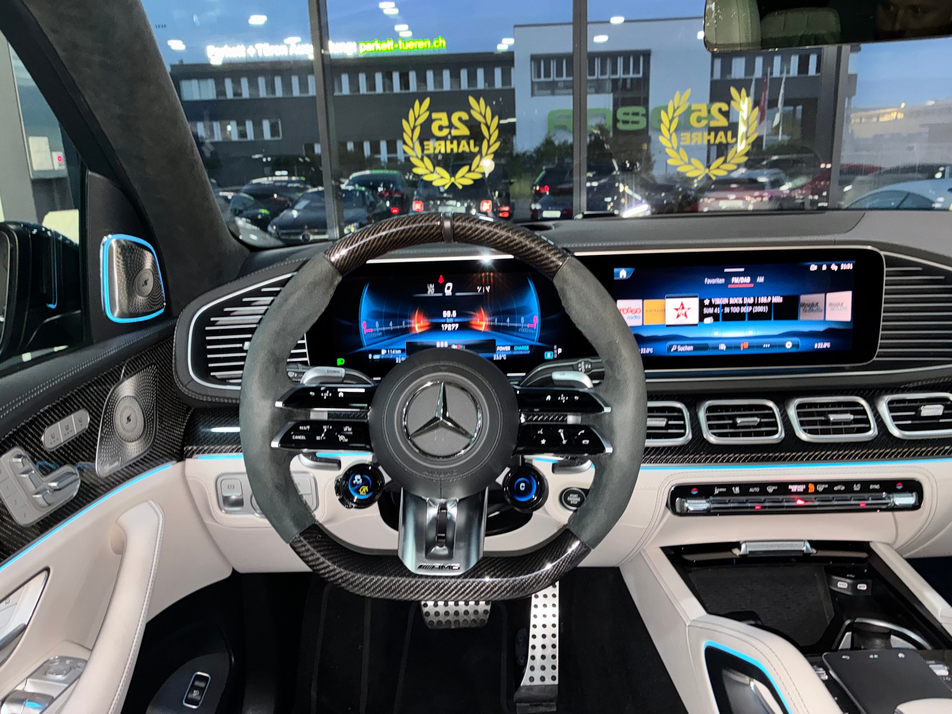 MERCEDES-BENZ GLS 63 AMG 4Matic + 9G-Tronic-image-10