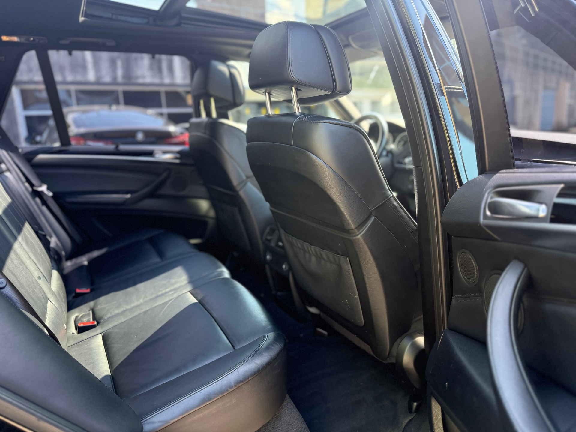 BMW X5 xDrive 50i Steptronic-image-9
