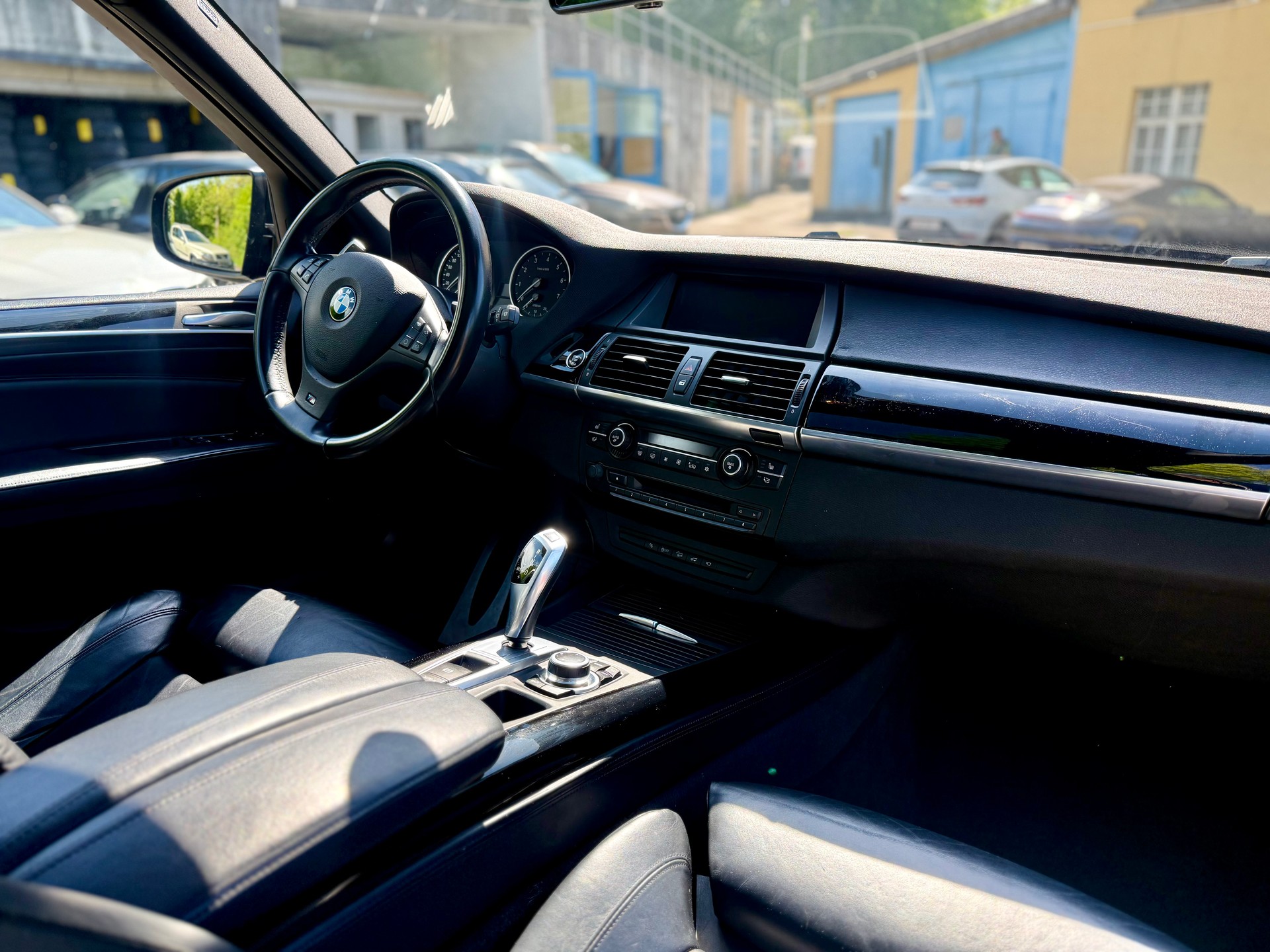 BMW X5 xDrive 50i Steptronic-image-8
