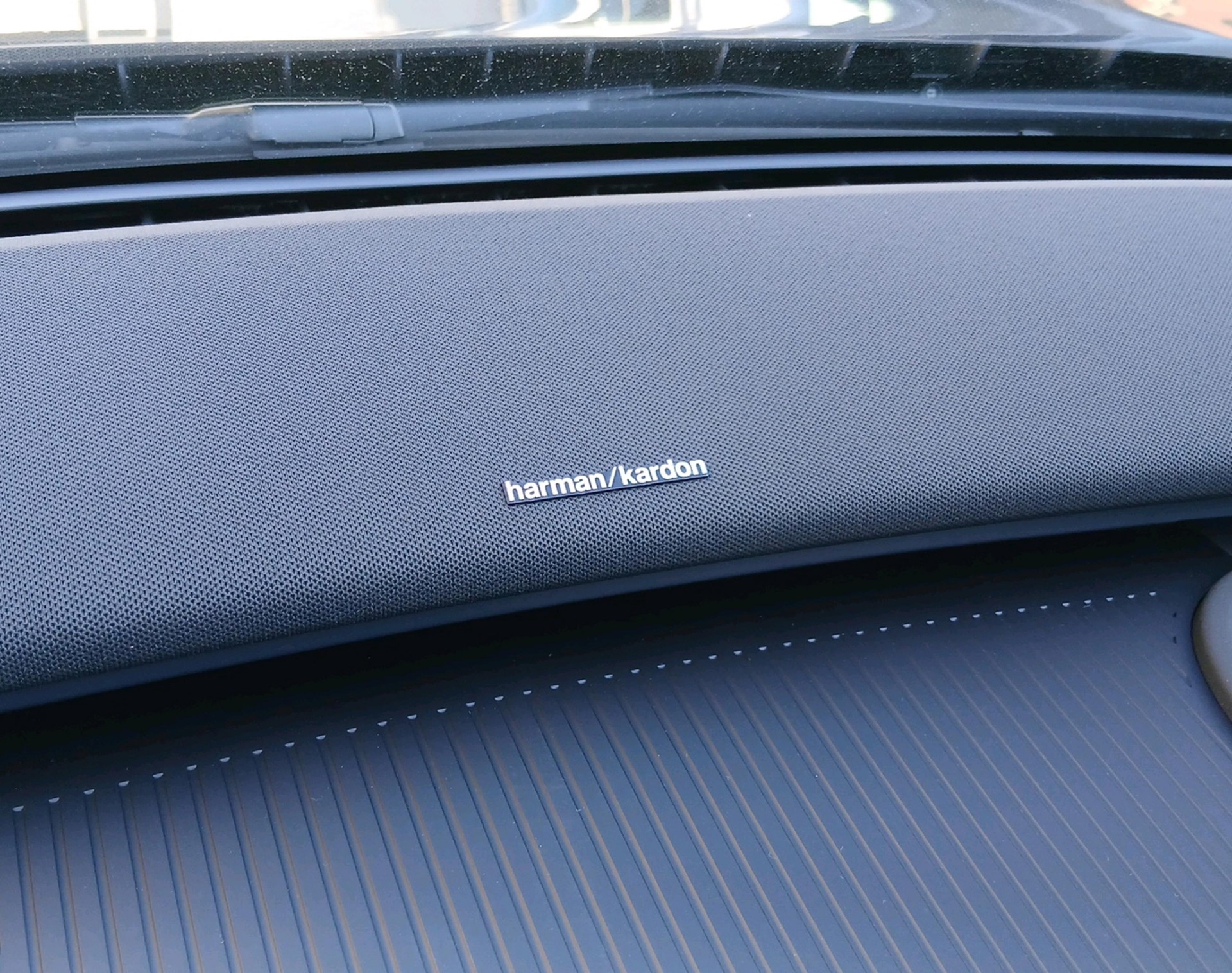 VOLVO EX 30 CC E60 Twin Performance A-image-13