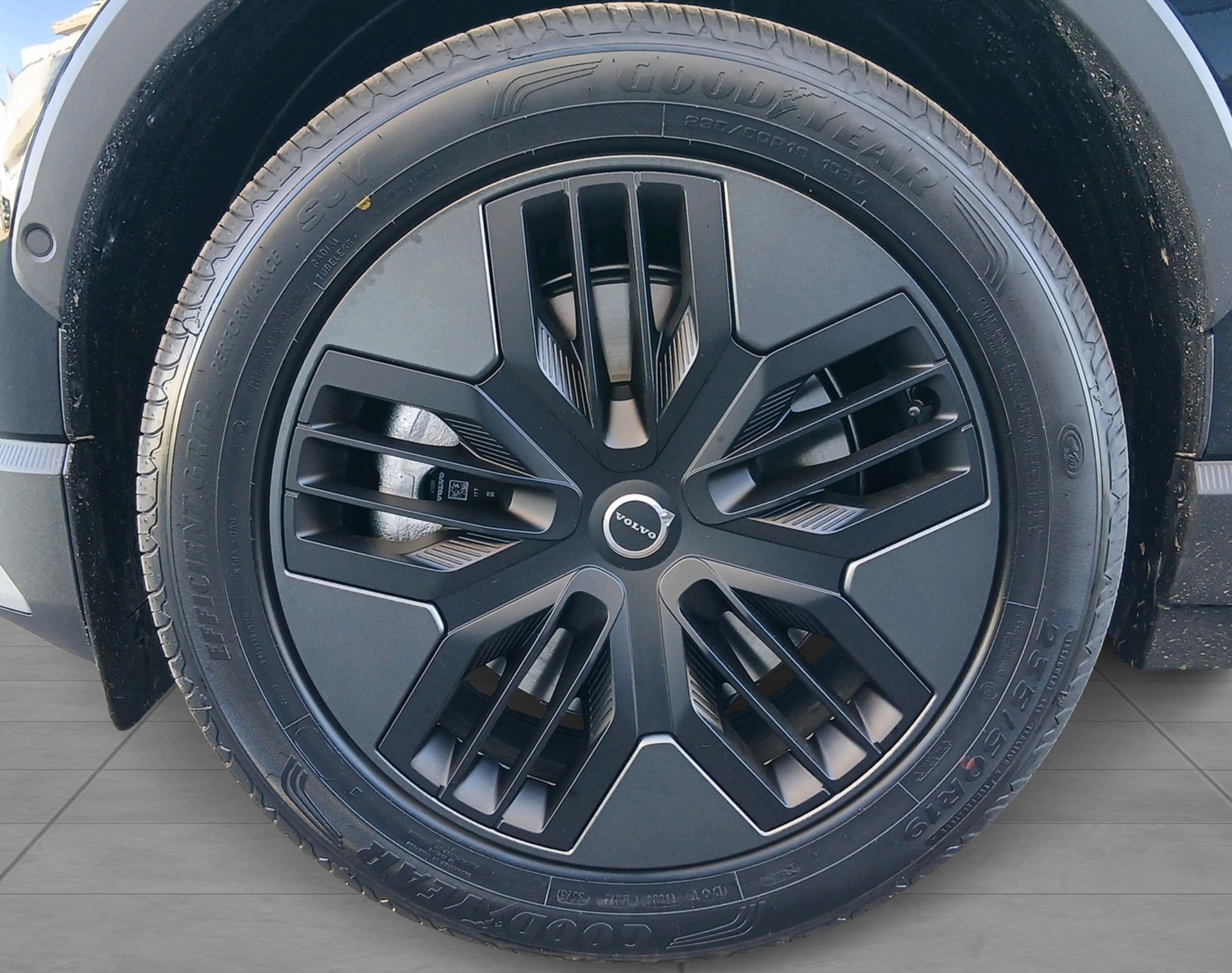 VOLVO EX 30 CC E60 Twin Performance A-image-10