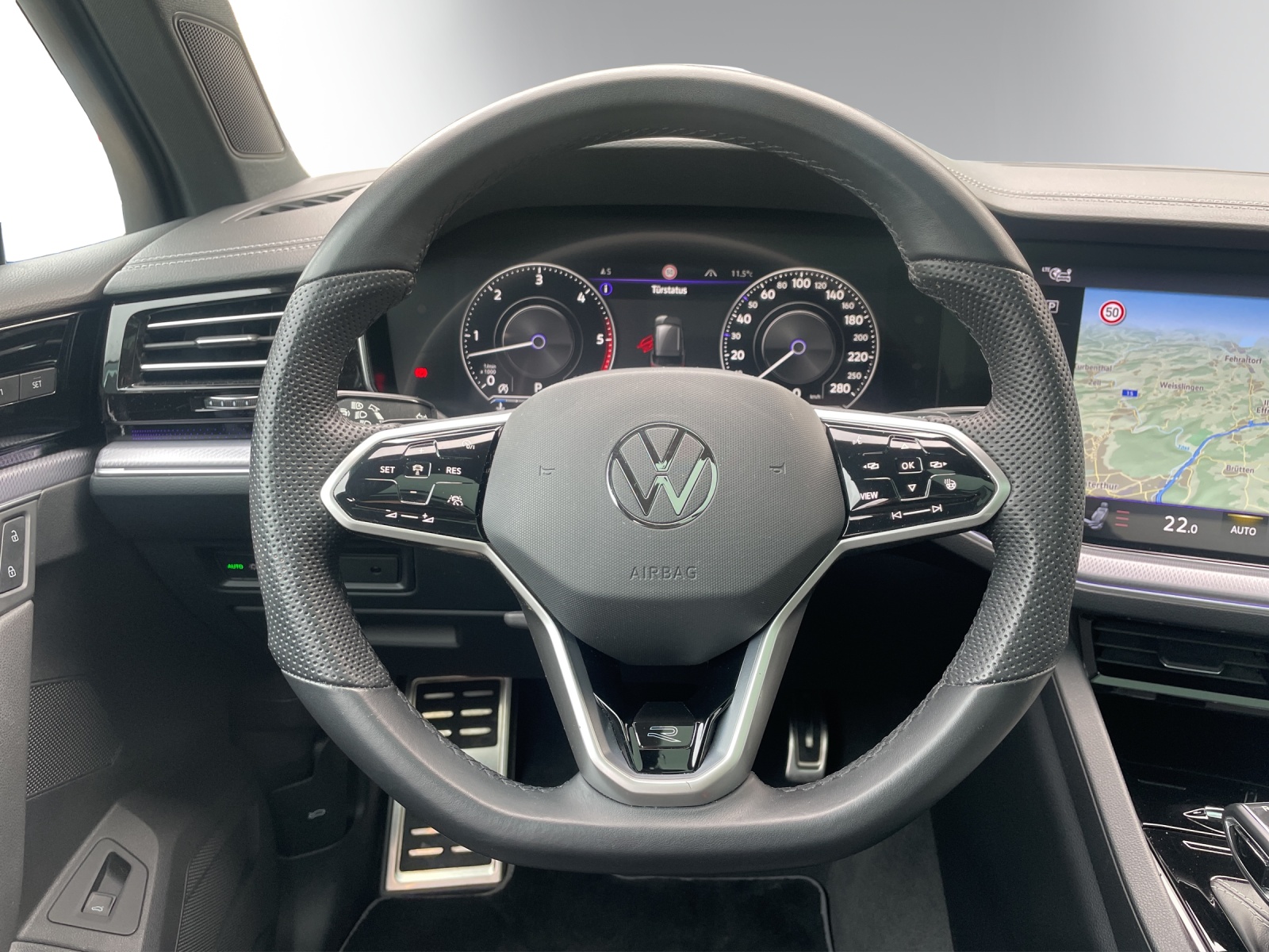 VW Touareg 3.0 TDI R Line Tiptronic-image-14