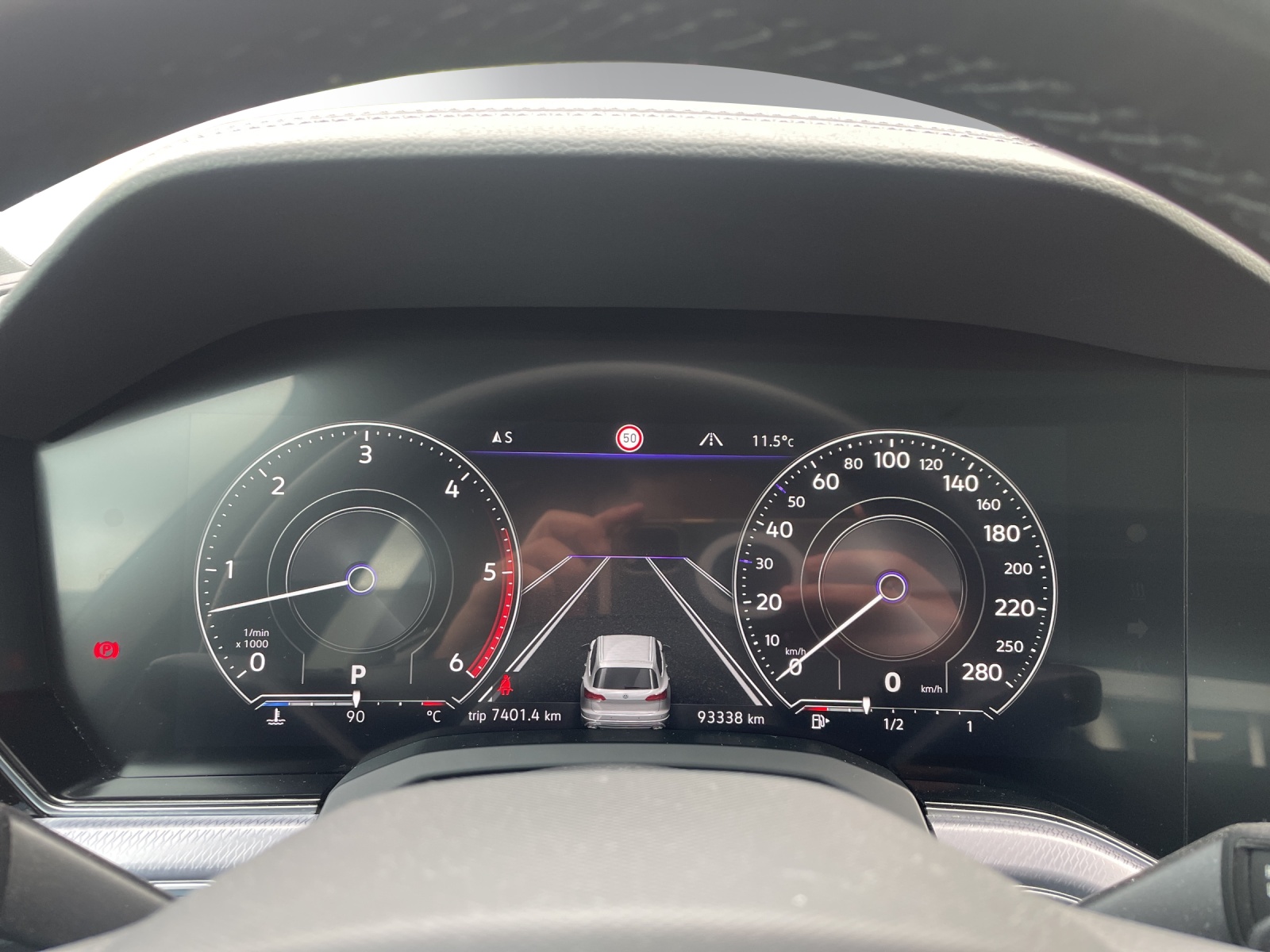 VW Touareg 3.0 TDI R Line Tiptronic-image-18