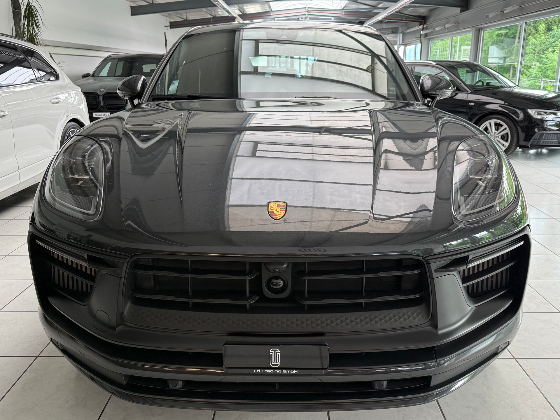 PORSCHE Macan GTS PDK * CH * Vulkangrau * Sport-Chrono Plus * Werksgarantie bis 04.2028 *-image-6