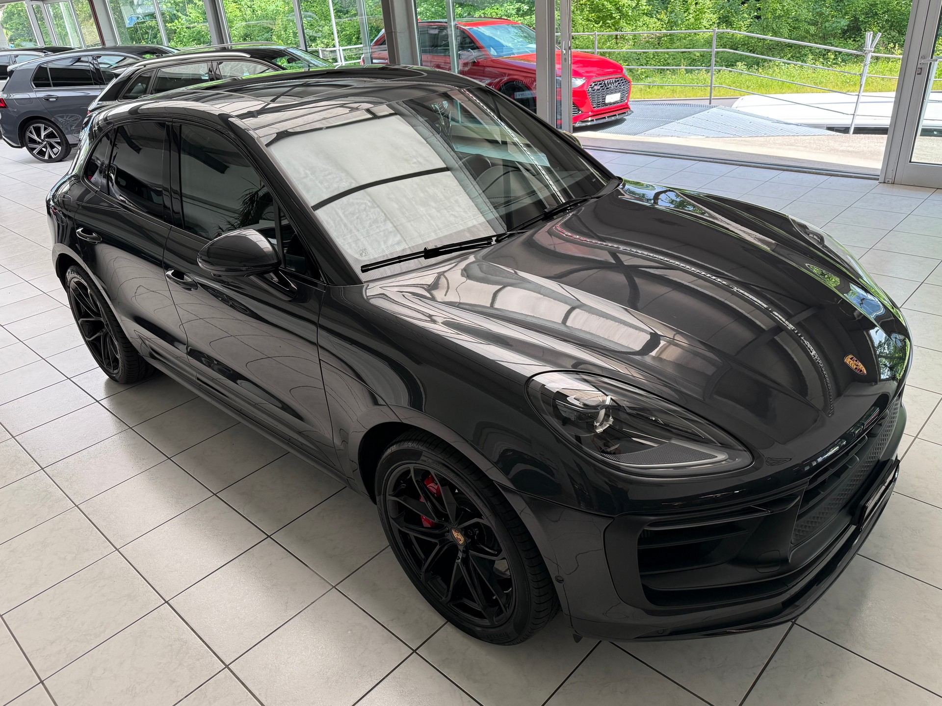 PORSCHE Macan GTS PDK * CH * Vulkangrau * Sport-Chrono Plus * Werksgarantie bis 04.2028 *-image-5