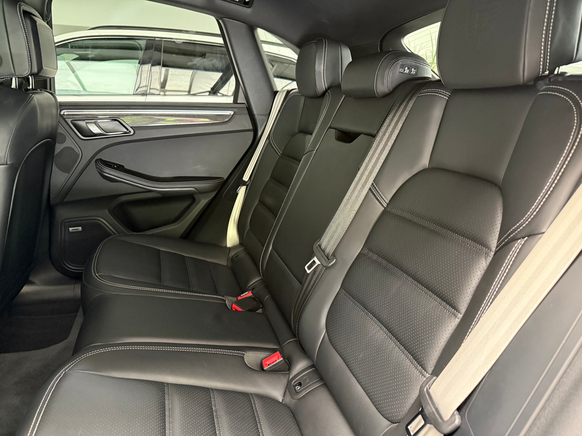 PORSCHE Macan GTS PDK * CH * Vulkangrau * Sport-Chrono Plus * Werksgarantie bis 04.2028 *-image-11
