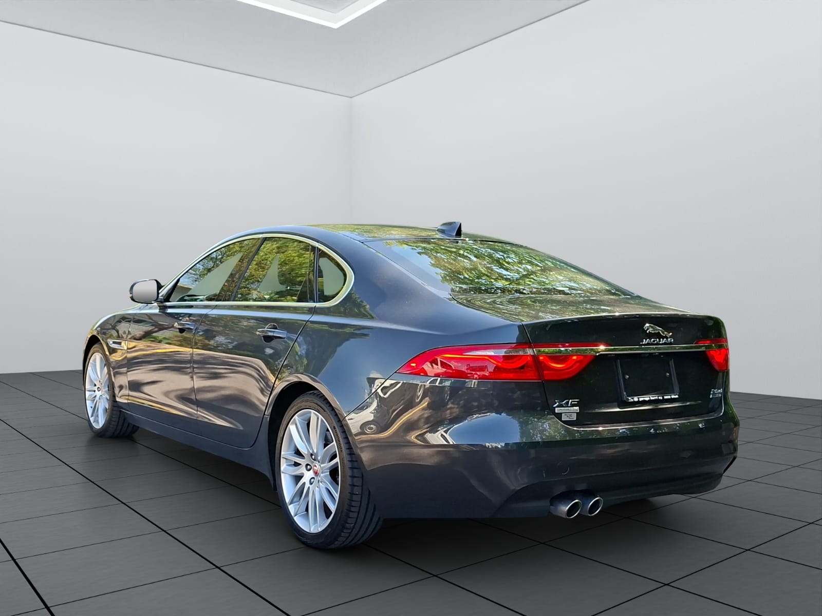 JAGUAR XF 20d Prestige AWD Automatic-image-4