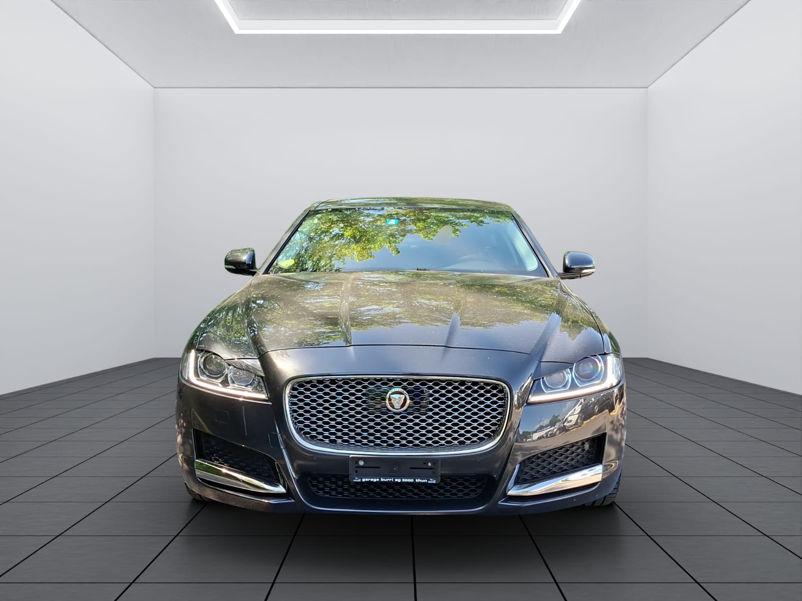 JAGUAR XF 20d Prestige AWD Automatic-image-1