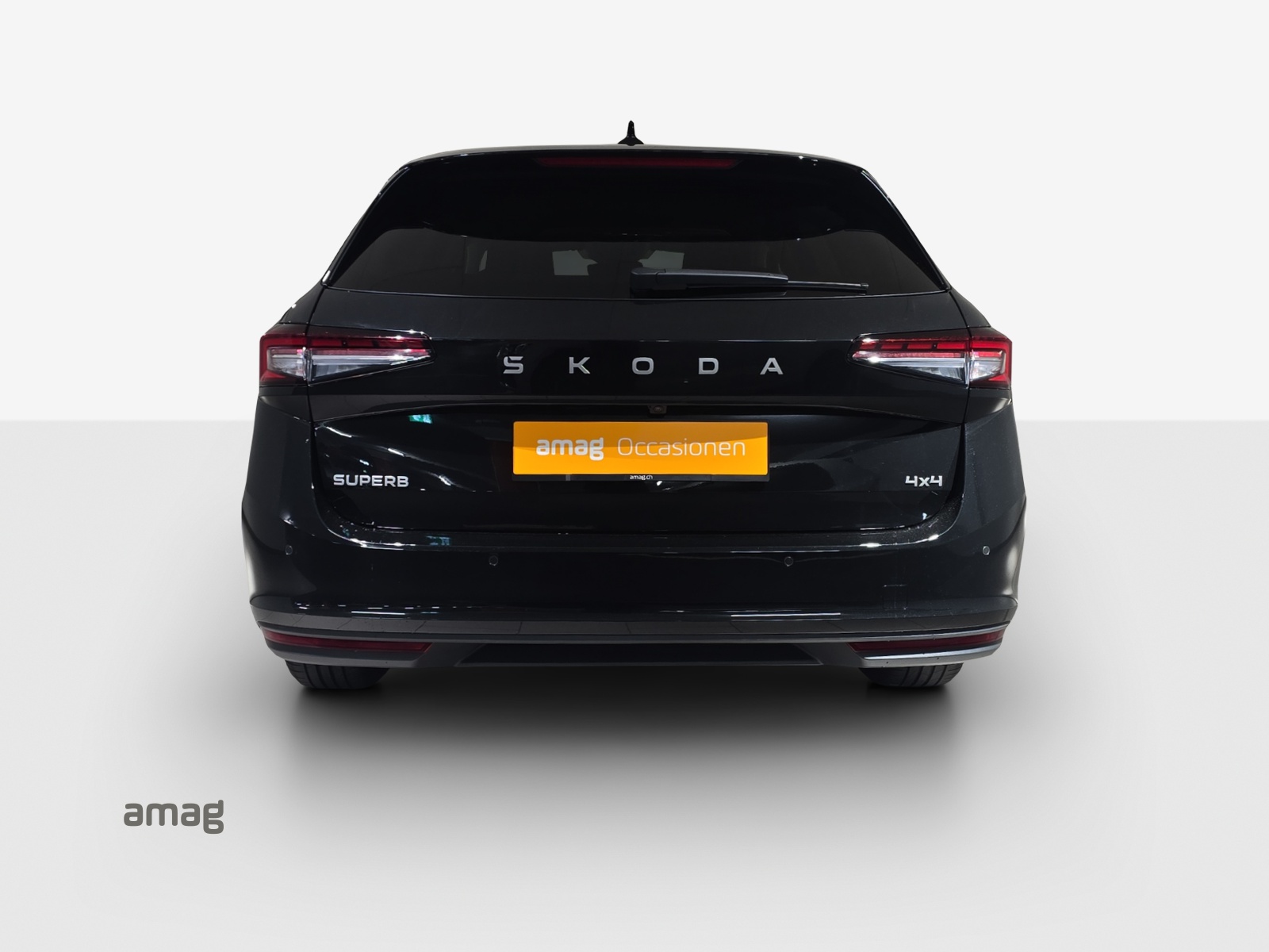 SKODA Superb Combi 2.0 TDi Selection 4x4 DSG-showroom-element-3