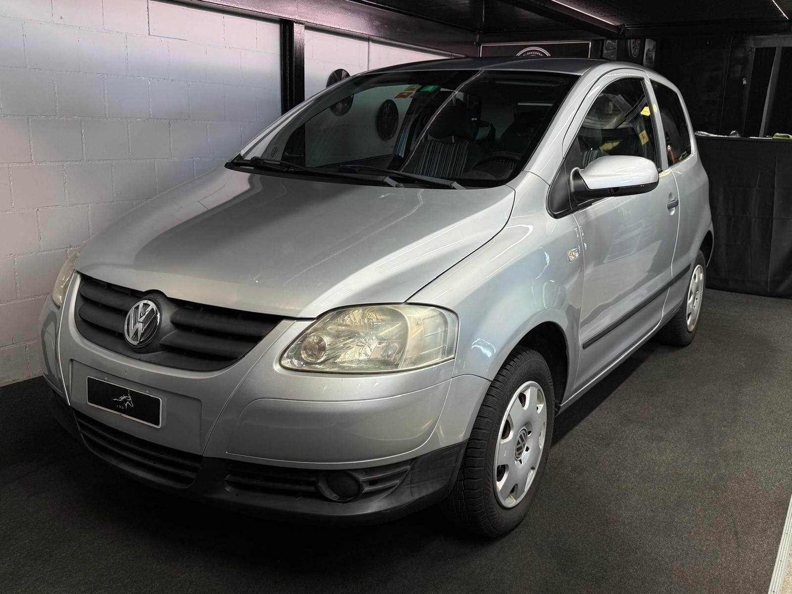 VW Fox 1.2-showroom-element-1