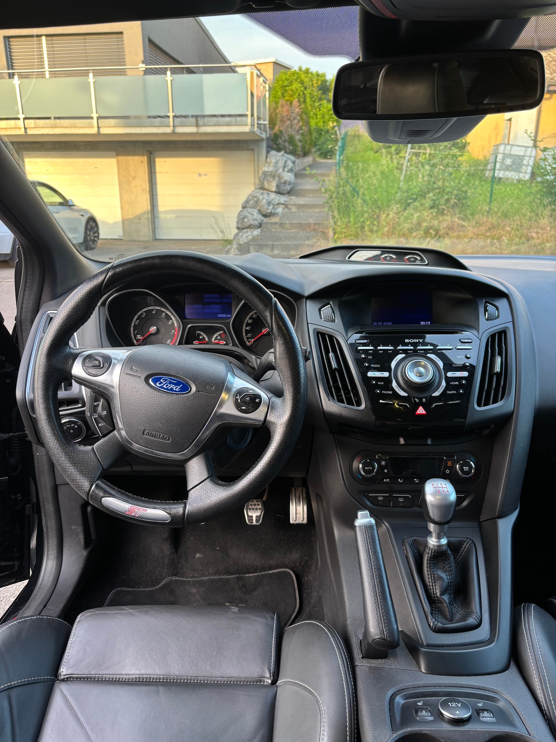 FORD FOCUS ST 2.0i EcoB SCTi ST-3-image-4