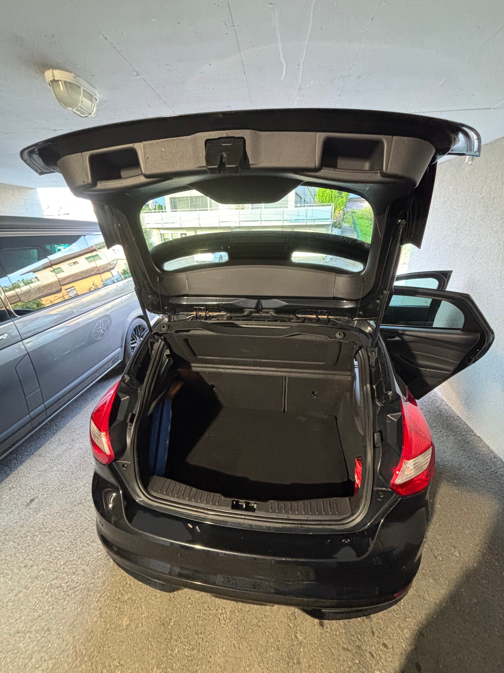 FORD FOCUS ST 2.0i EcoB SCTi ST-3-image-7