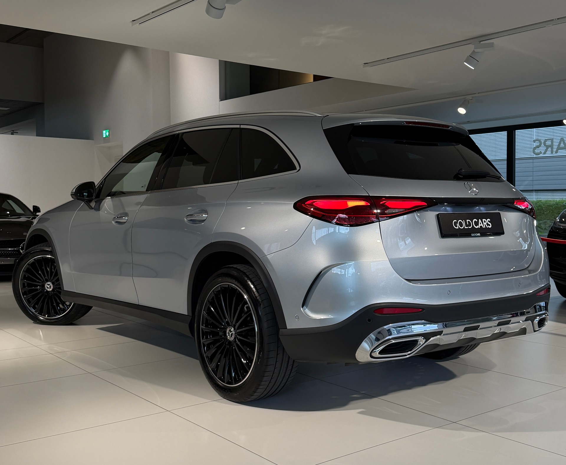 MERCEDES-BENZ GLC 220 d AMG-LINE 4Matic 9G-Tronic-image-4
