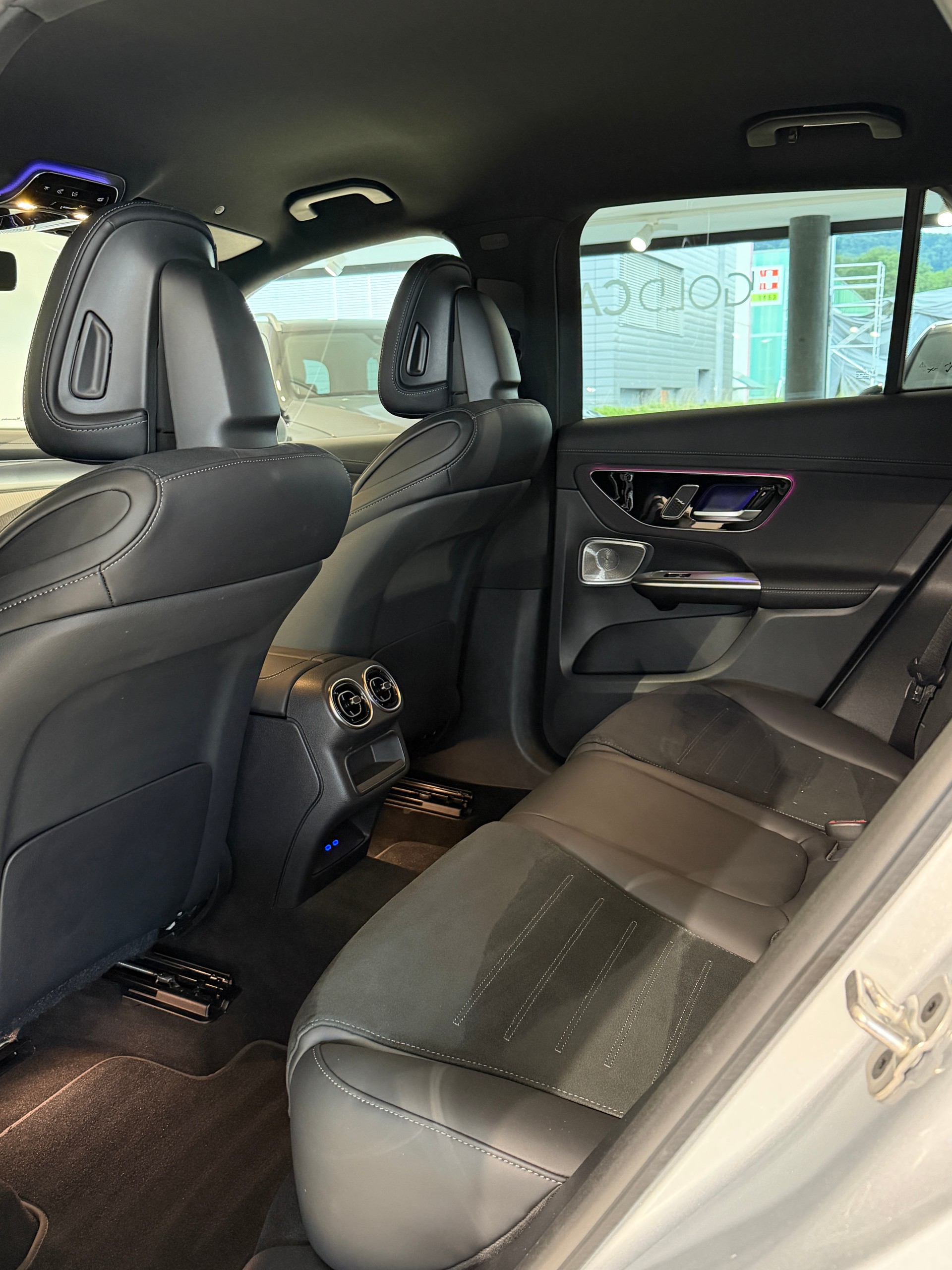 MERCEDES-BENZ GLC 220 d AMG-LINE 4Matic 9G-Tronic-image-12