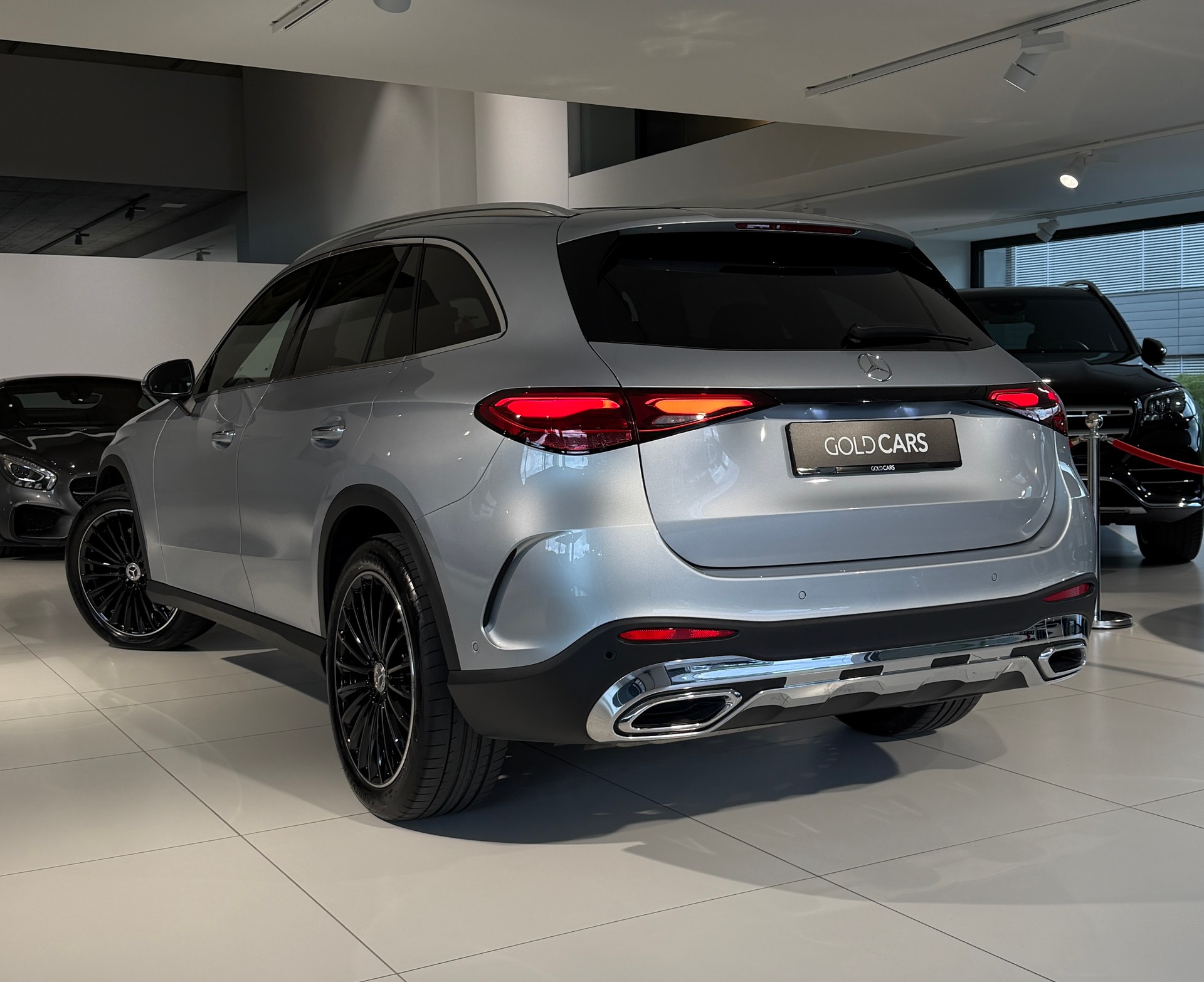 MERCEDES-BENZ GLC 220 d AMG-LINE 4Matic 9G-Tronic-image-5