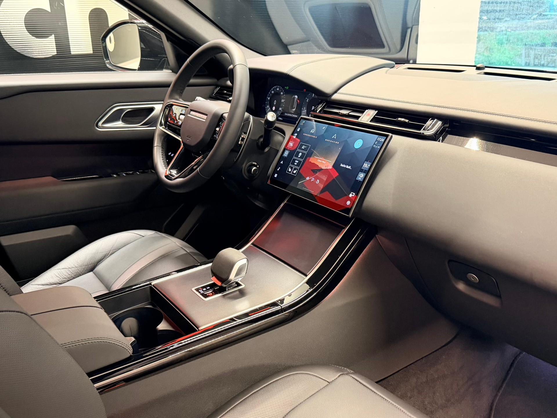 LAND ROVER Range Rover Velar Dynamic SE P 400 Automatic-image-22