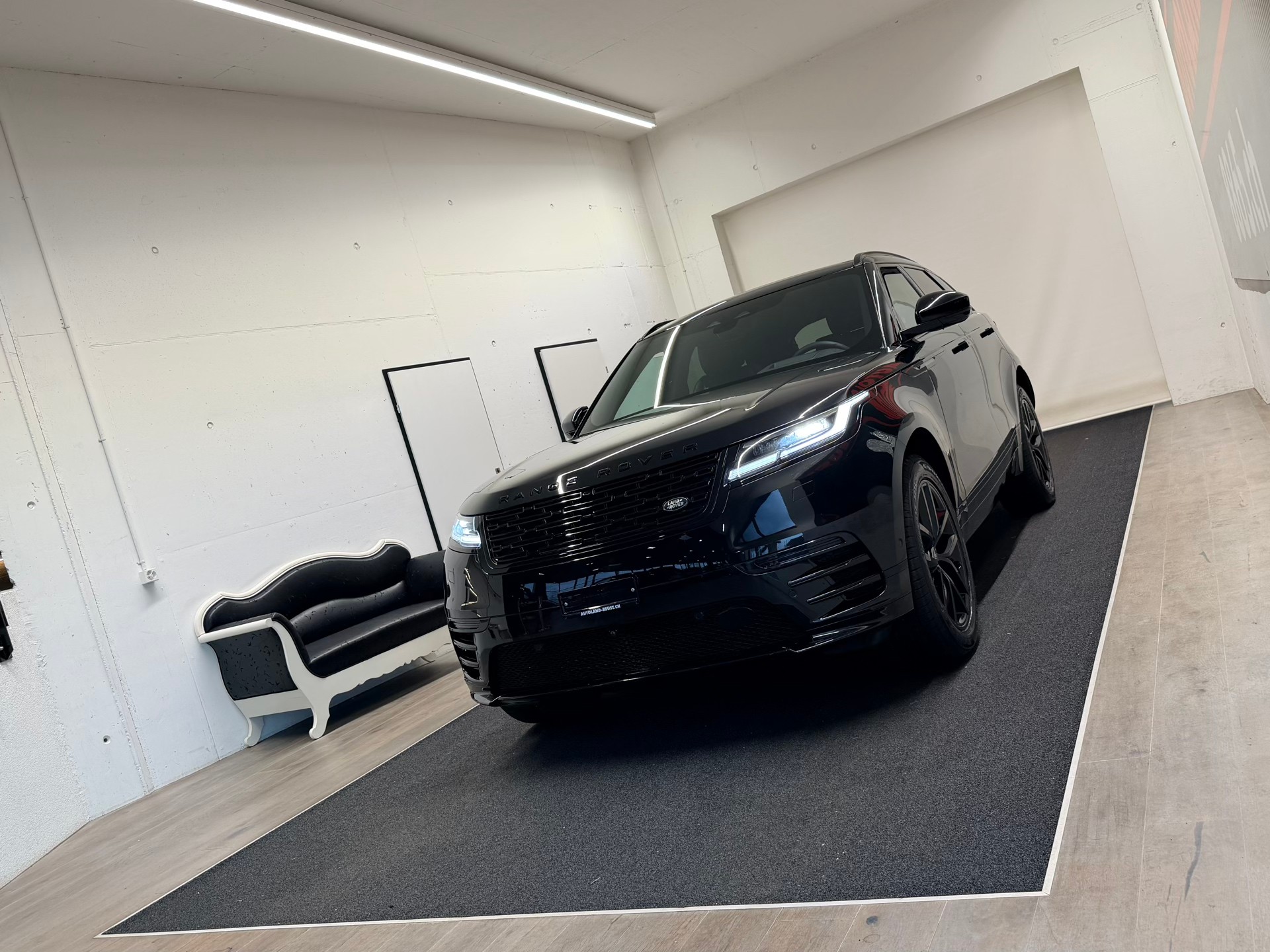 LAND ROVER Range Rover Velar Dynamic SE P 400 Automatic-showroom-element-2