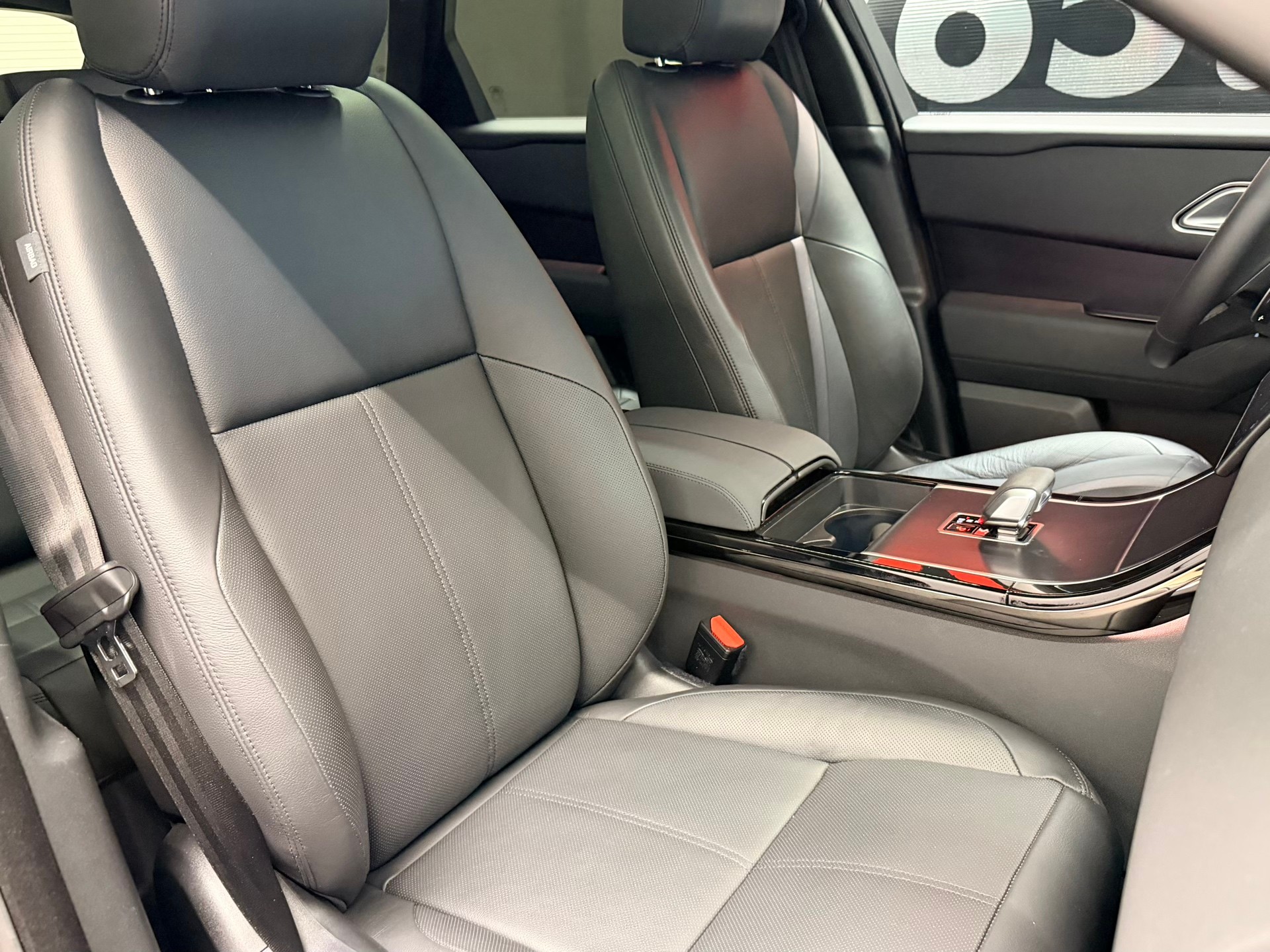 LAND ROVER Range Rover Velar Dynamic SE P 400 Automatic-image-24