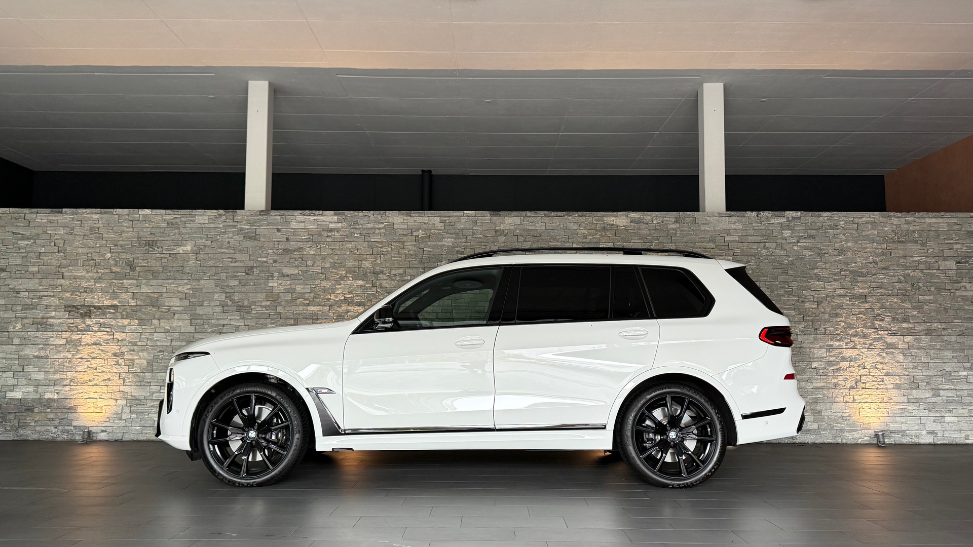 BMW X7 xDrive M60i V8 4.4 M Sport Pro 530PS „Facelift“-image-1