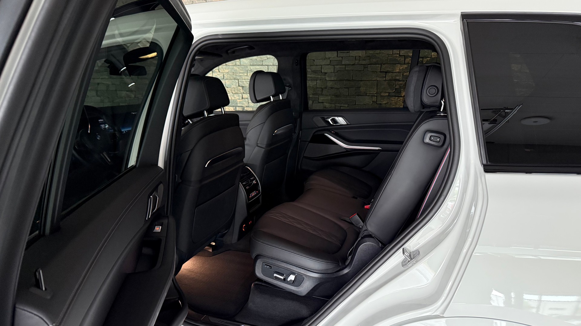 BMW X7 xDrive M60i V8 4.4 M Sport Pro 530PS „Facelift“-image-16