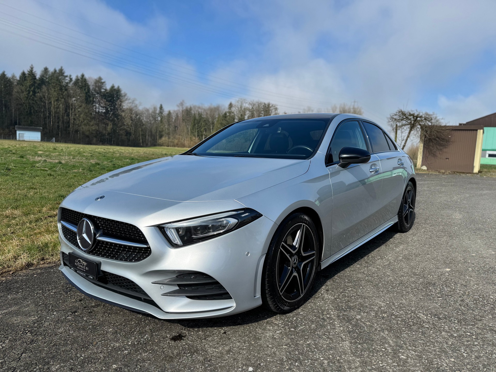MERCEDES-BENZ A 220 AMG Line Limousine 4Matic / ab MFK 03.2026-showroom-element-2