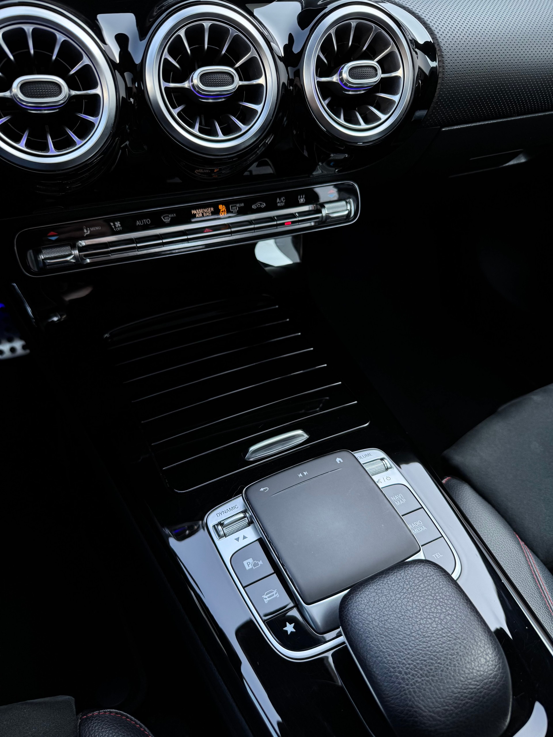 MERCEDES-BENZ A 220 AMG Line Limousine 4Matic / ab MFK 03.2026-image-13
