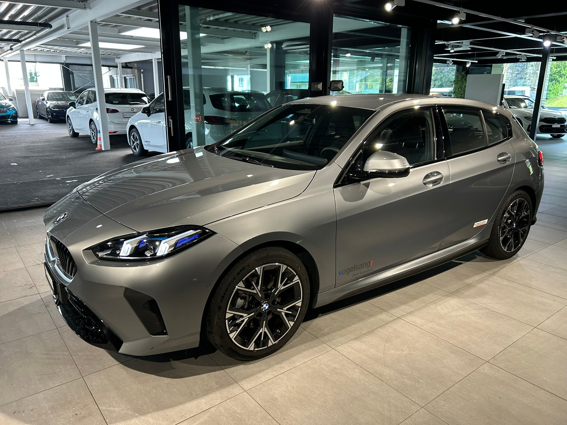 BMW 120 M Sport Steptronic-showroom-element-1