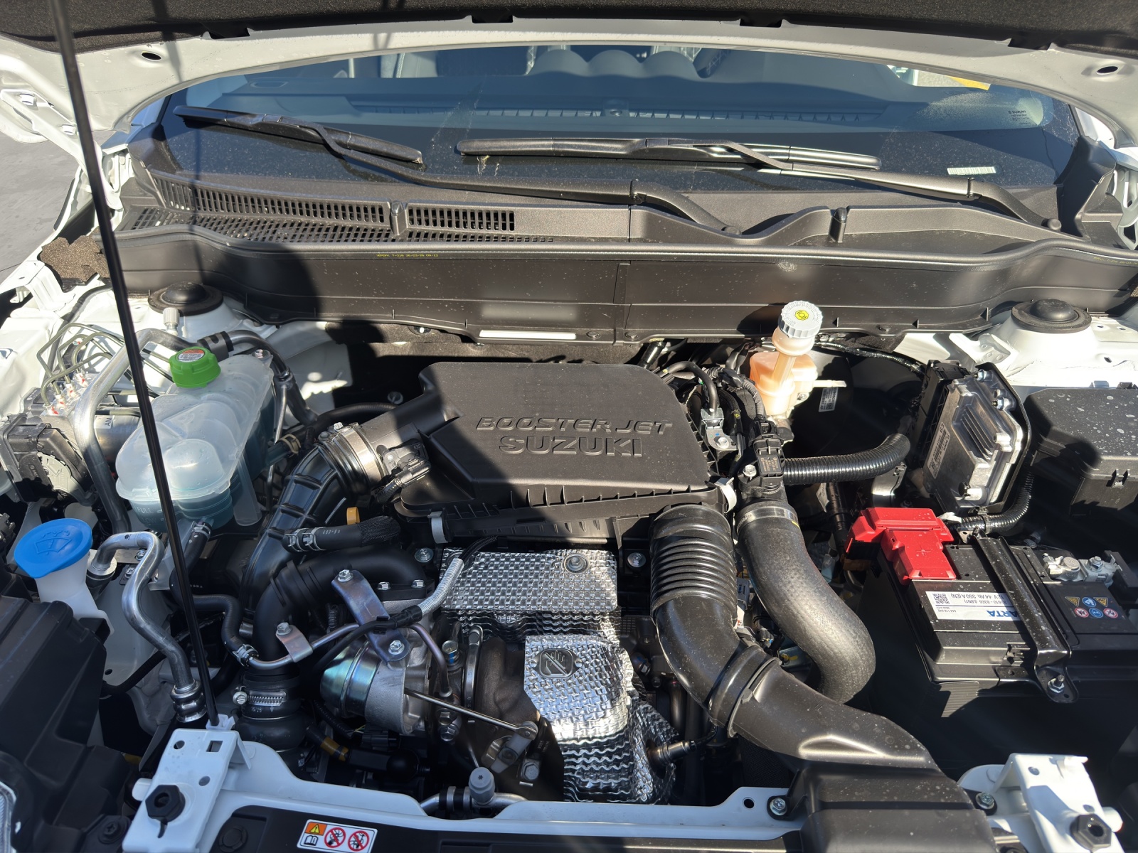 SUZUKI Vitara 1.4 Boosterjet Compact Top 4x4 Hybrid-image-12
