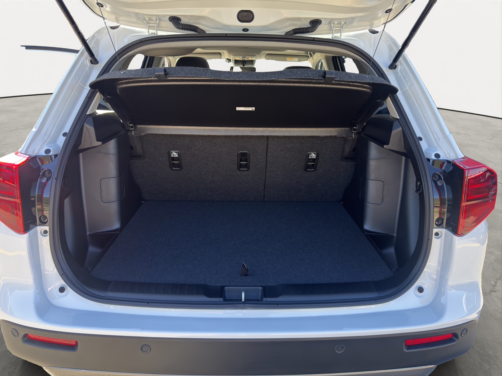 SUZUKI Vitara 1.4 Boosterjet Compact Top 4x4 Hybrid-image-11