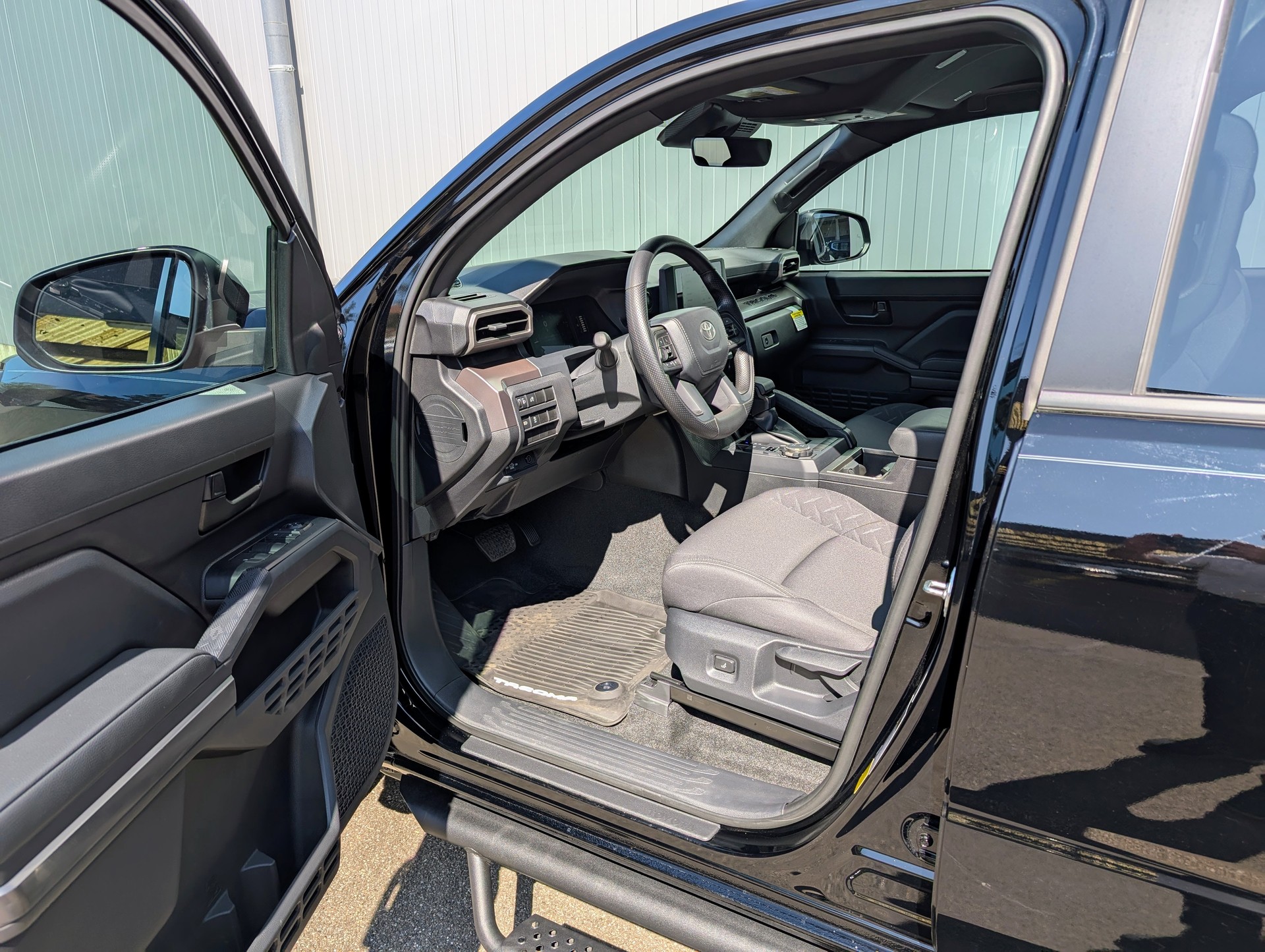 TOYOTA Tacoma Double Cab 4WD-showroom-element-2