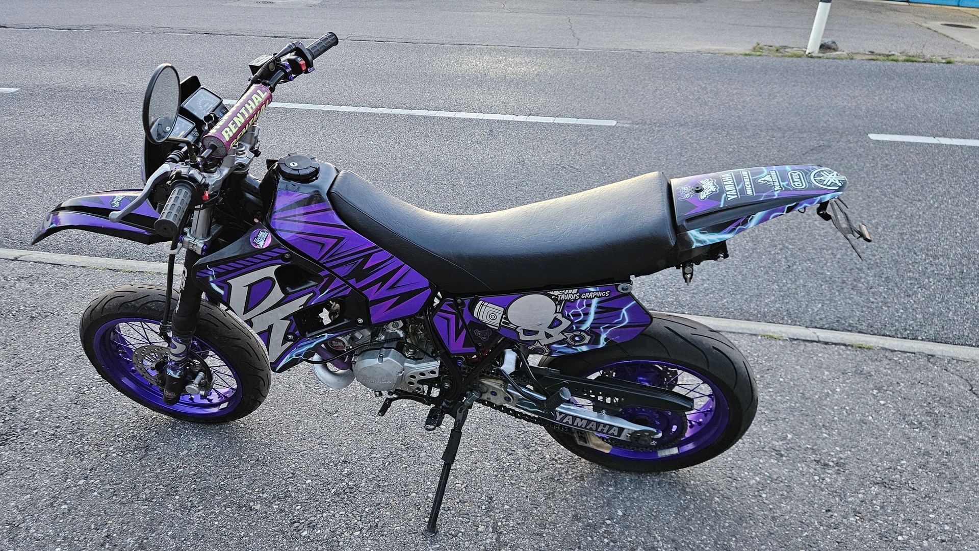 YAMAHA DT 125 R Supermotard-image-2