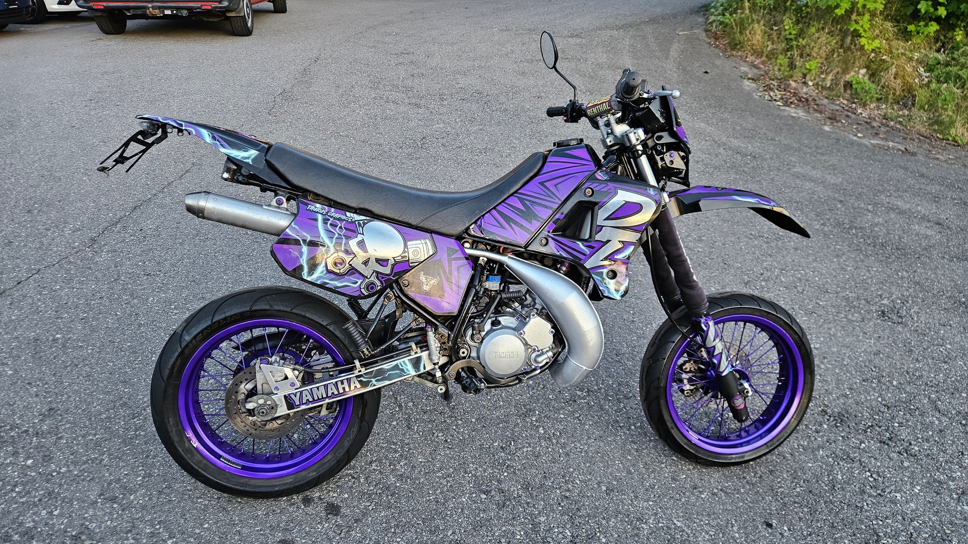 YAMAHA DT 125 R Supermotard-image-1