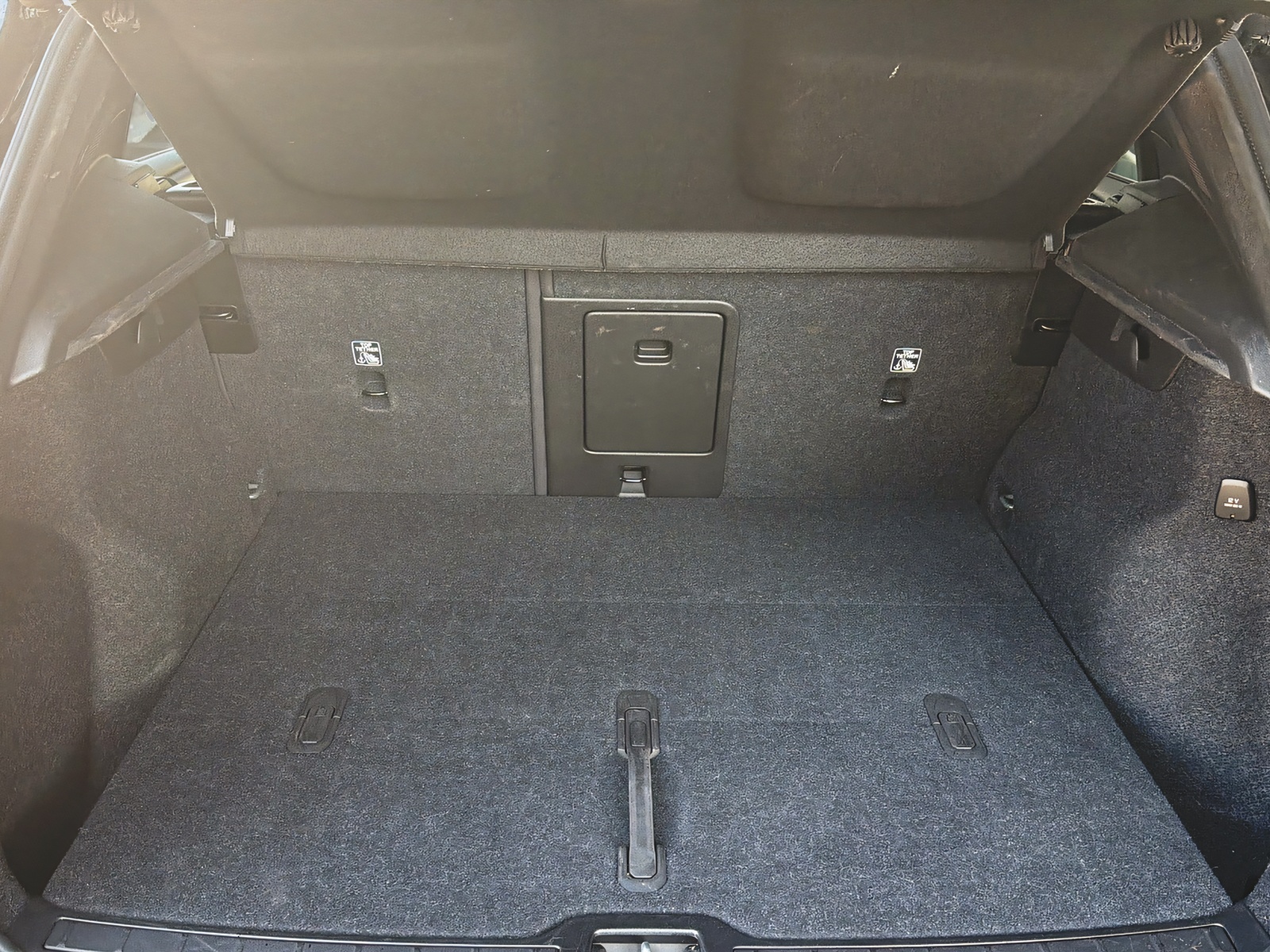 VOLVO XC40 B3 Benzin Mild Hybrid Plus Dark DCT-image-14