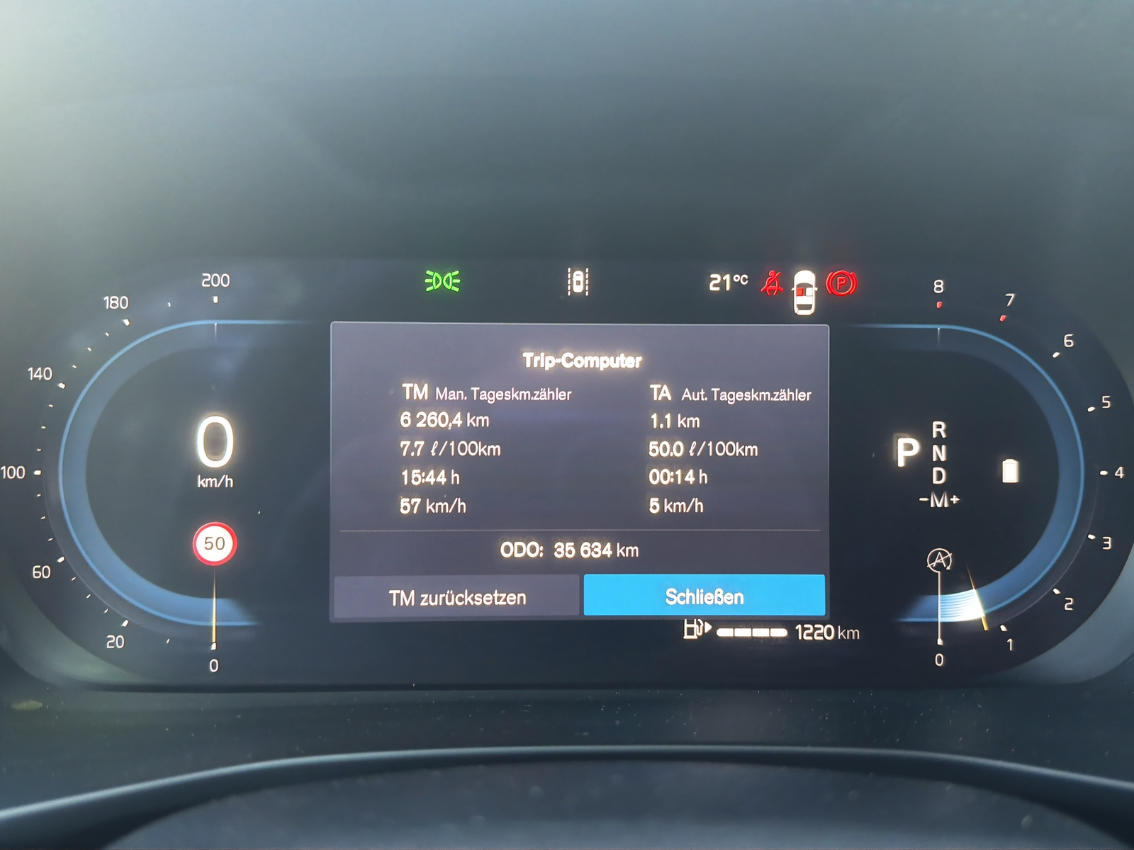 VOLVO XC40 B3 Benzin Mild Hybrid Plus Dark DCT-image-10