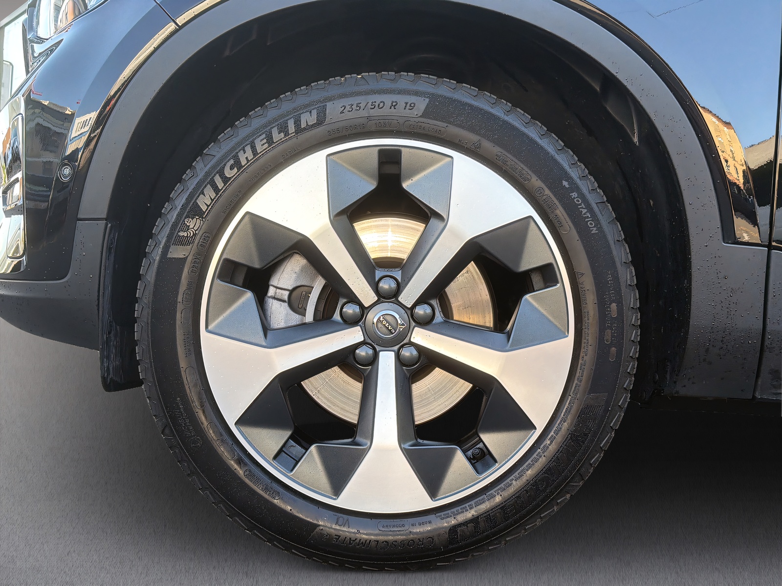 VOLVO XC40 B3 Benzin Mild Hybrid Plus Dark DCT-image-5