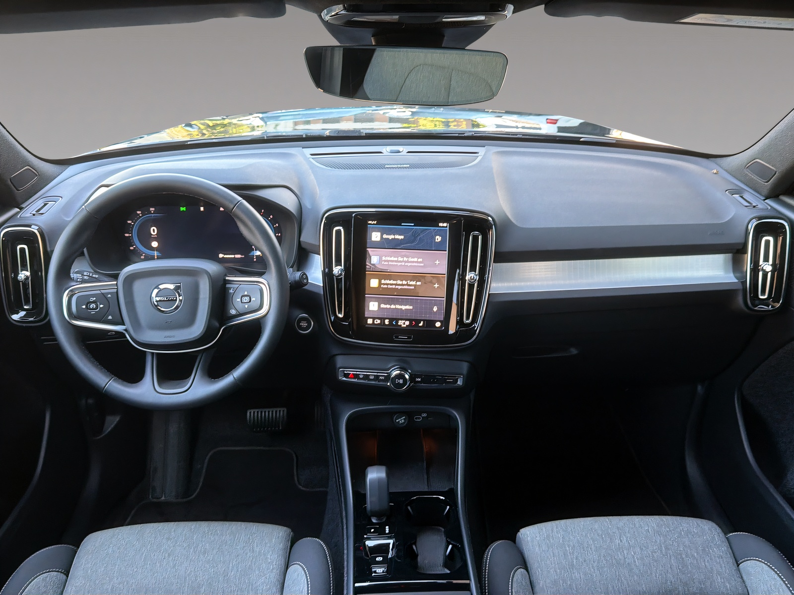 VOLVO XC40 B3 Benzin Mild Hybrid Plus Dark DCT-image-12