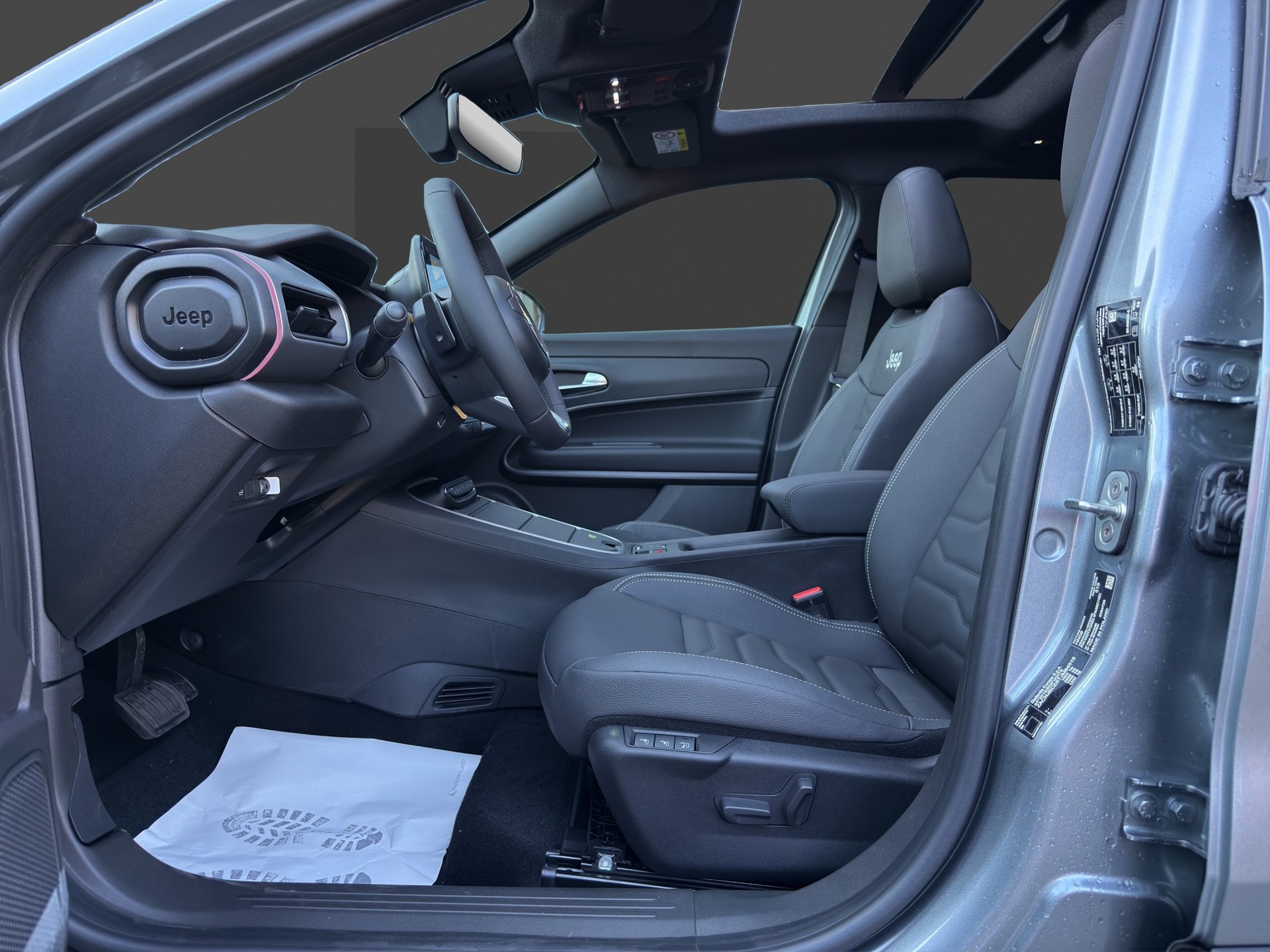 JEEP Avenger 1.2 Turbo MHEV Overland Leather 4xe-image-14