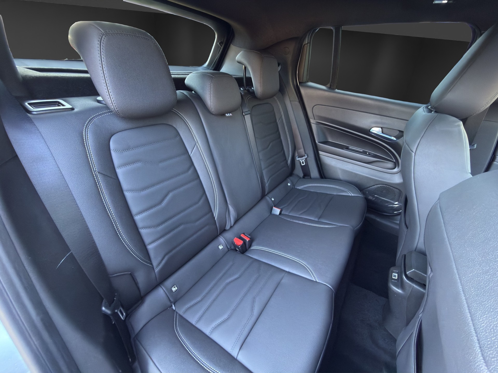 JEEP Avenger 1.2 Turbo MHEV Overland Leather 4xe-image-16