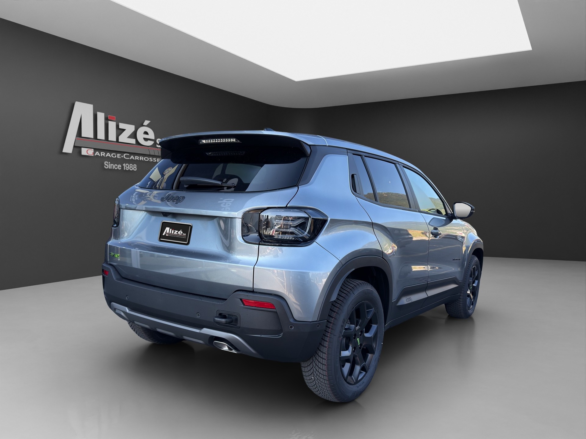 JEEP Avenger 1.2 Turbo MHEV Overland Leather 4xe-image-6