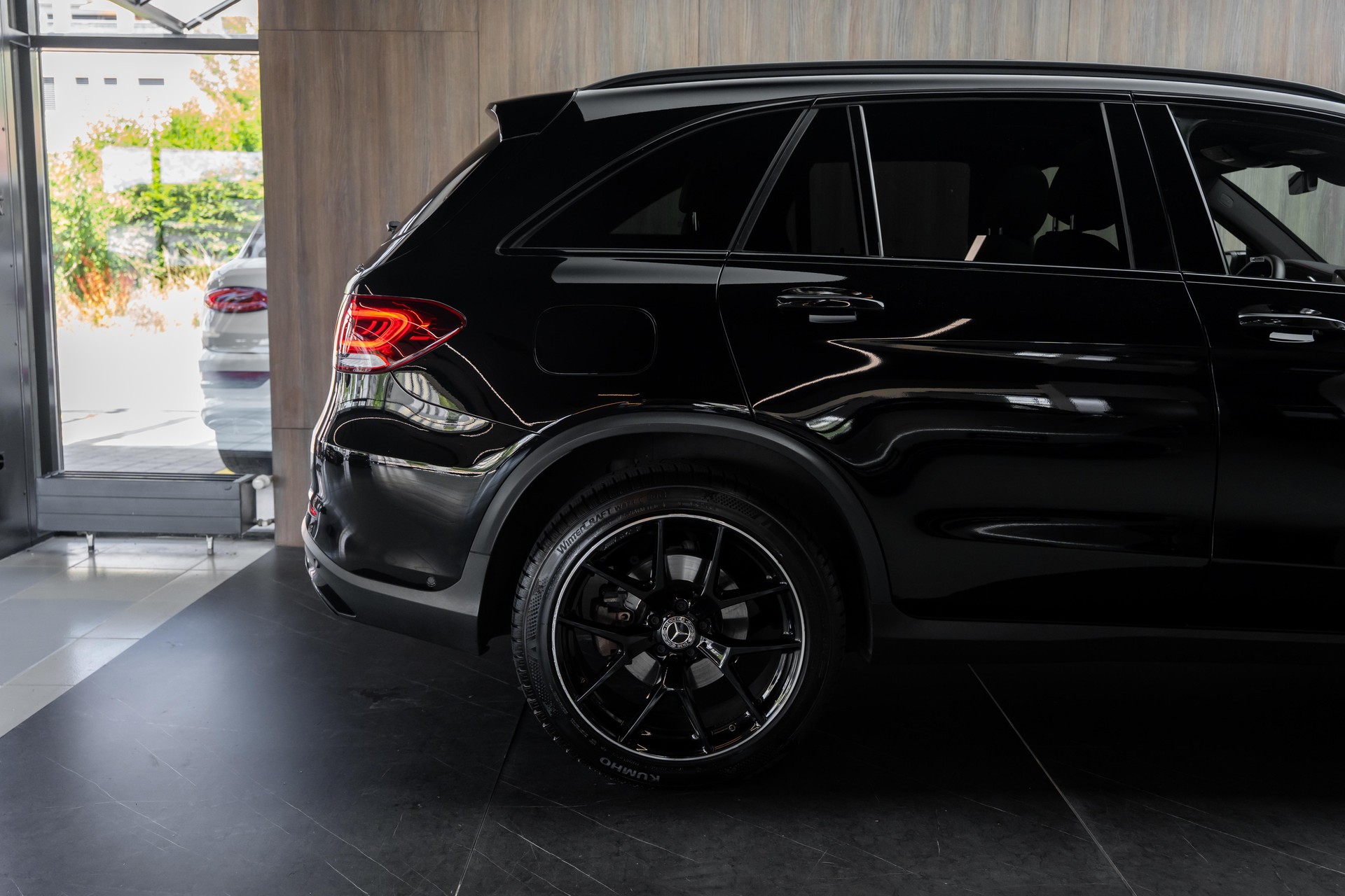 MERCEDES-BENZ GLC 220 d AMG Line 4Matic 9G-Tronic-image-30