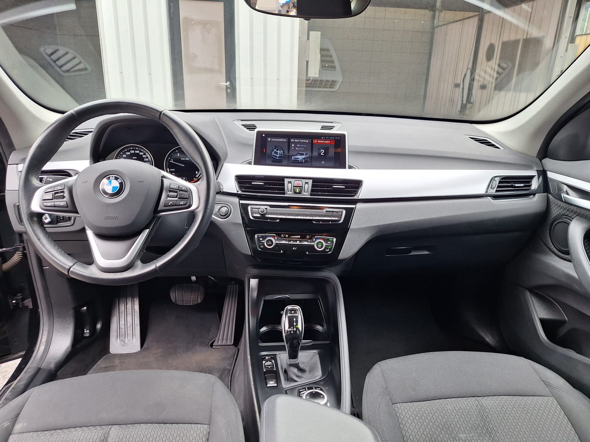 BMW X1 xDrive 20d Steptronic-image-13