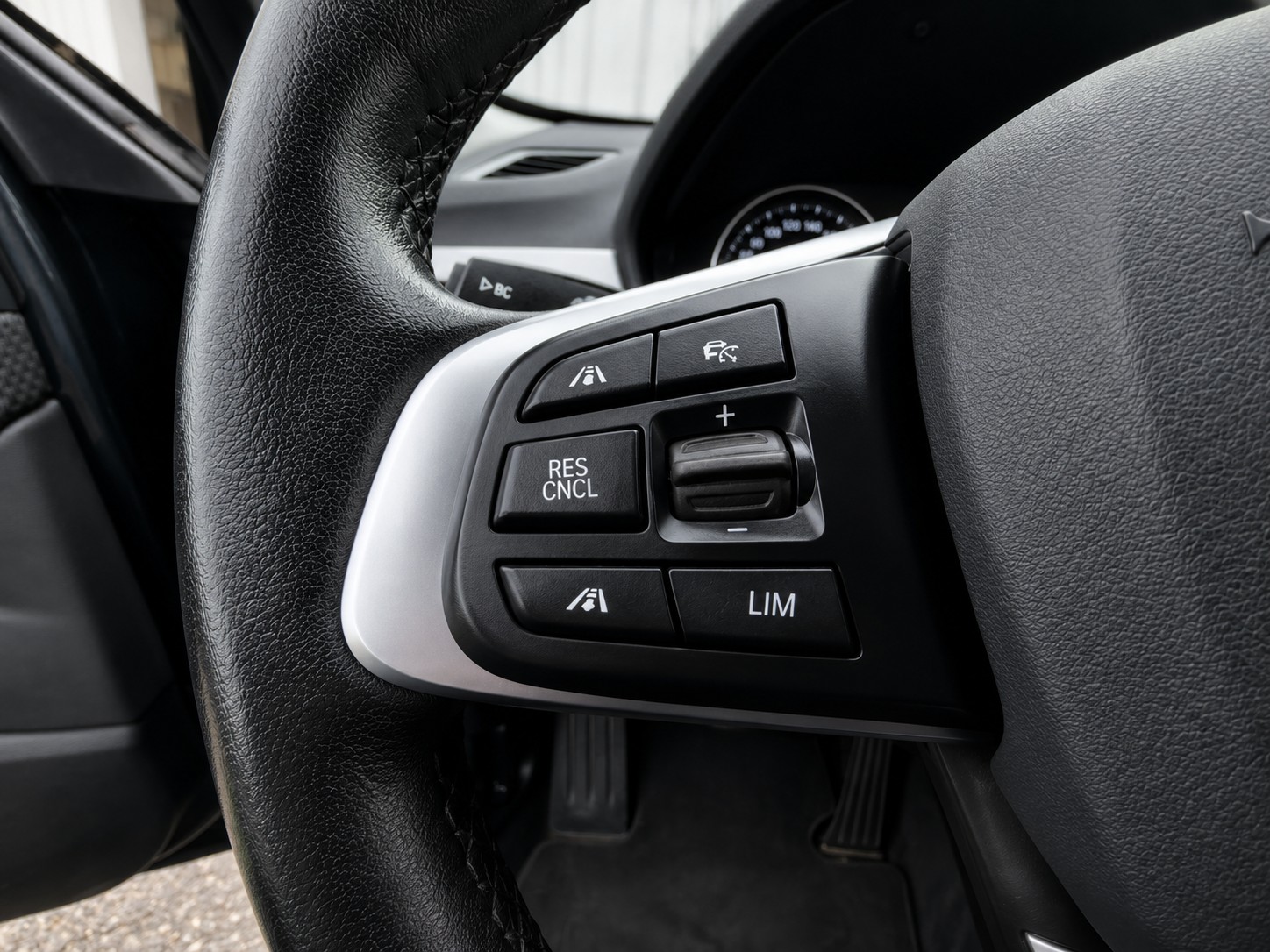 BMW X1 xDrive 20d Steptronic-image-8