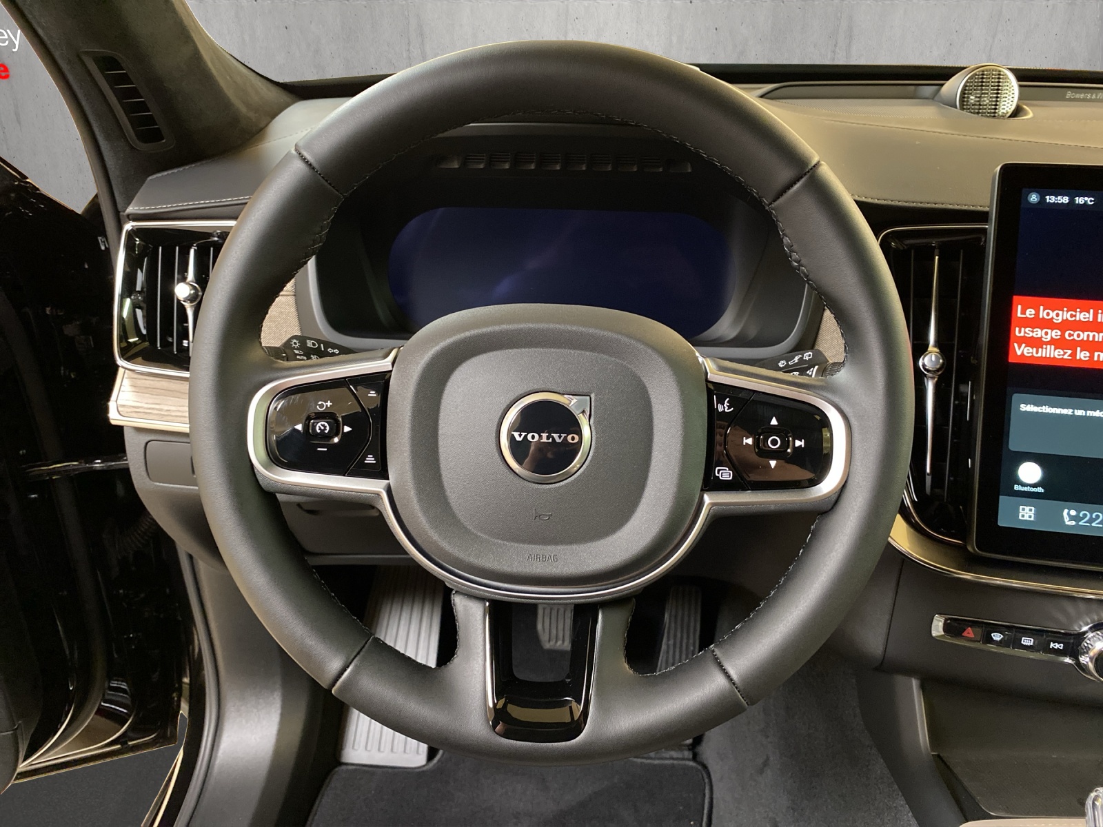 VOLVO XC90 T8 eAWD PluginHybrid Ultra Dark Geartronic-image-9