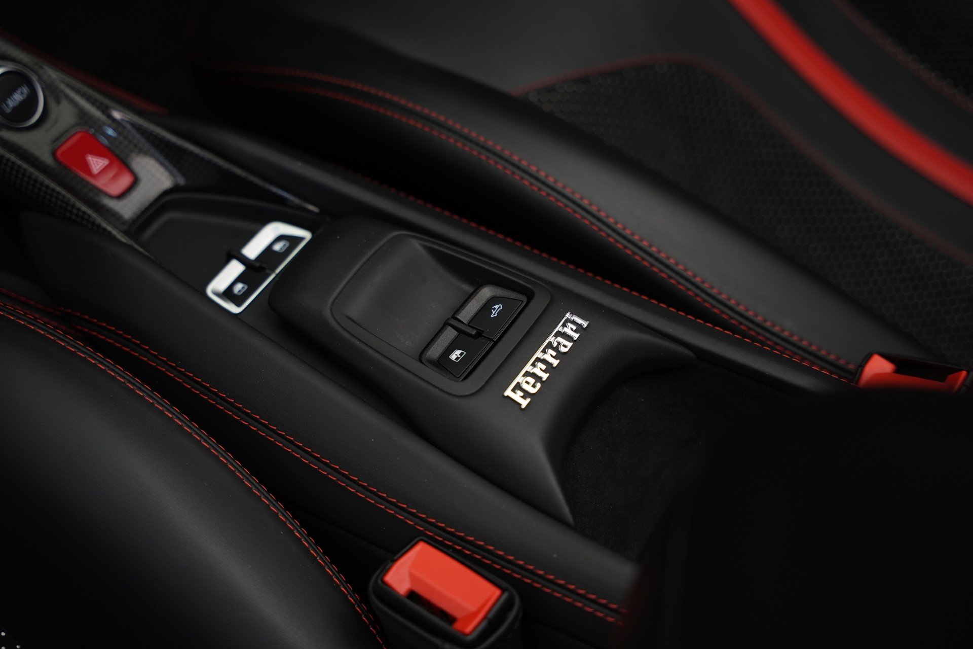 FERRARI F8 Spider *Novitec* *Lift* *Carbon* *Racing Sitze*-image-21