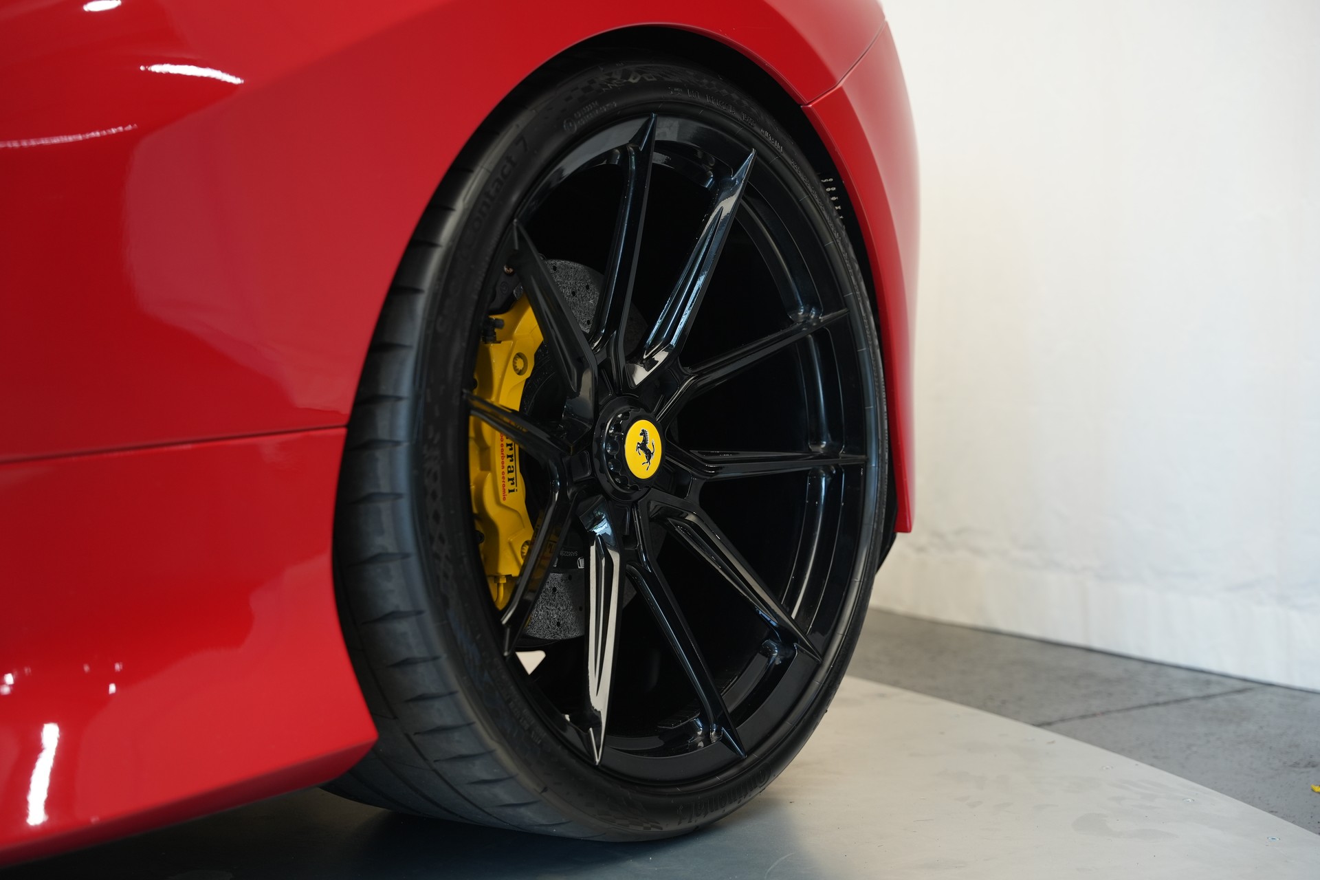 FERRARI F8 Spider *Novitec* *Lift* *Carbon* *Racing Sitze*-image-35