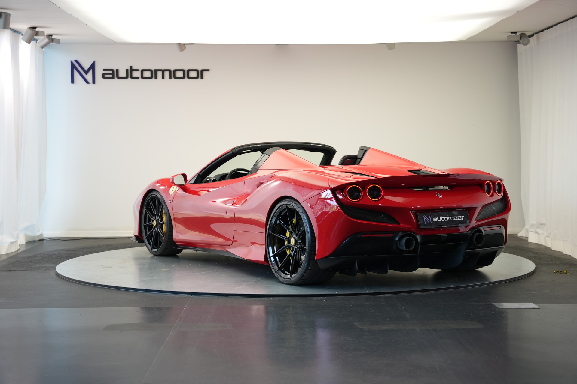 FERRARI F8 Spider *Novitec* *Lift* *Carbon* *Racing Sitze*-image-6
