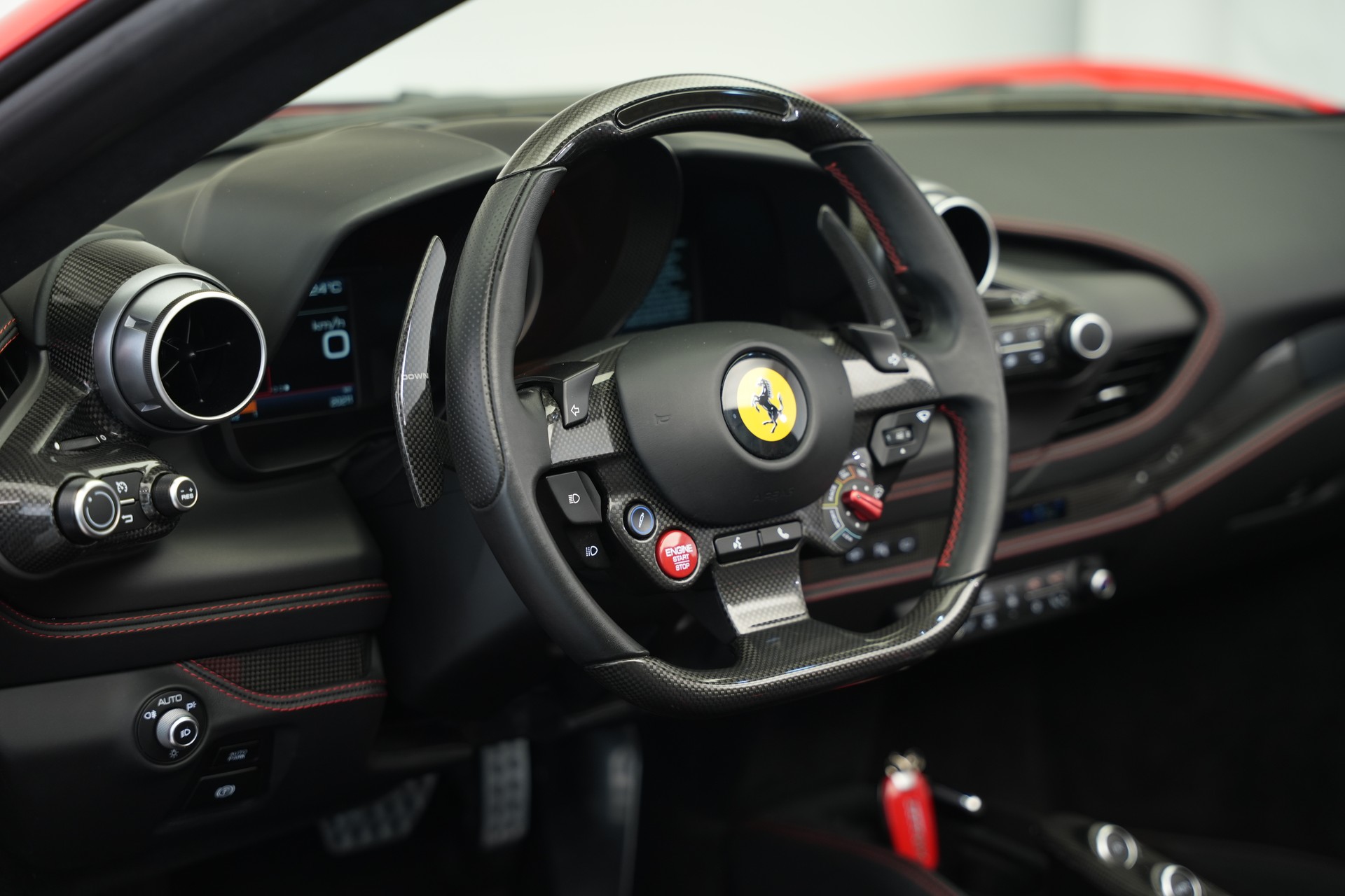FERRARI F8 Spider *Novitec* *Lift* *Carbon* *Racing Sitze*-image-15