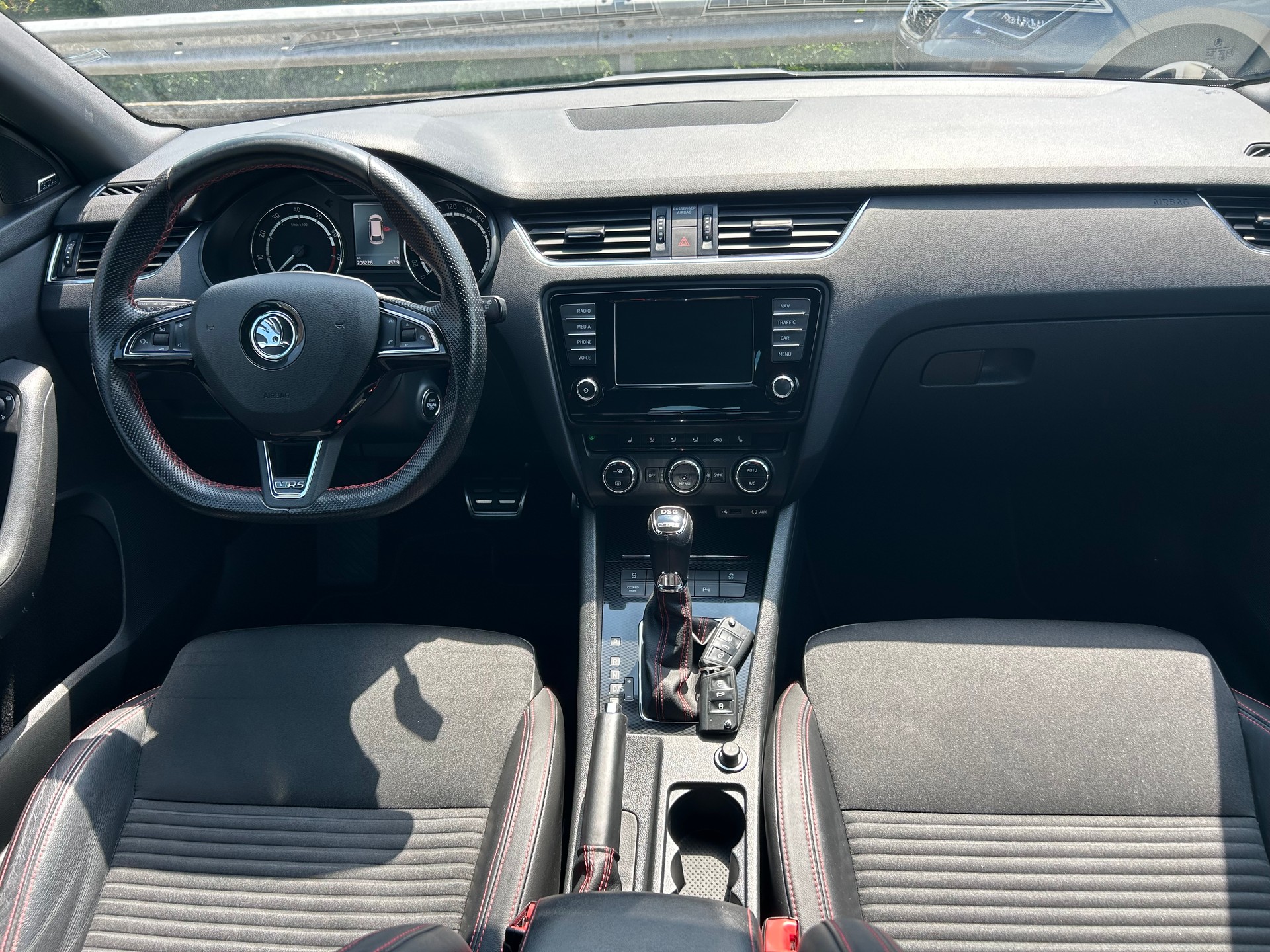 SKODA Octavia Combi 2.0 TSI RS DSG-image-8