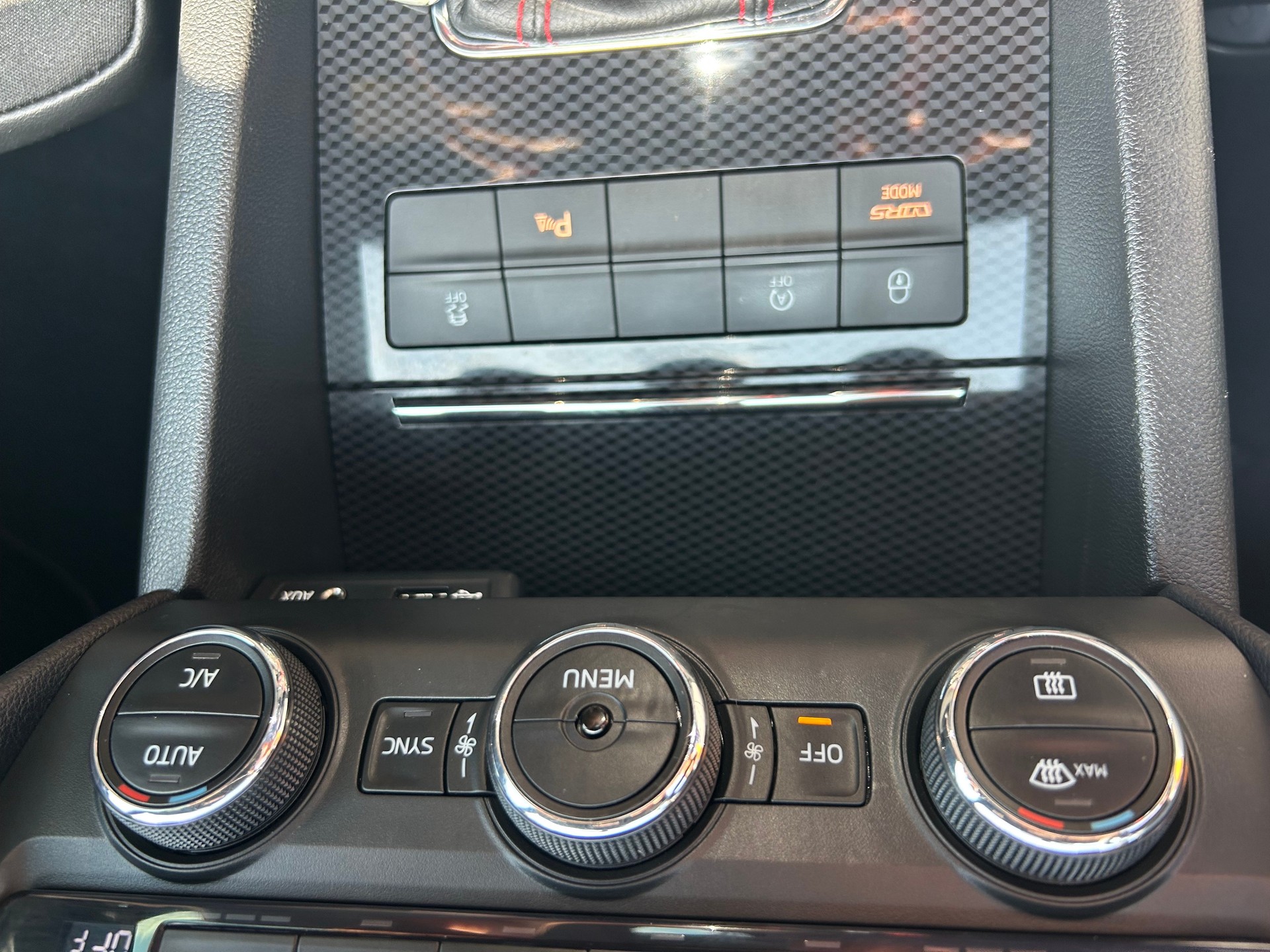 SKODA Octavia Combi 2.0 TSI RS DSG-image-16