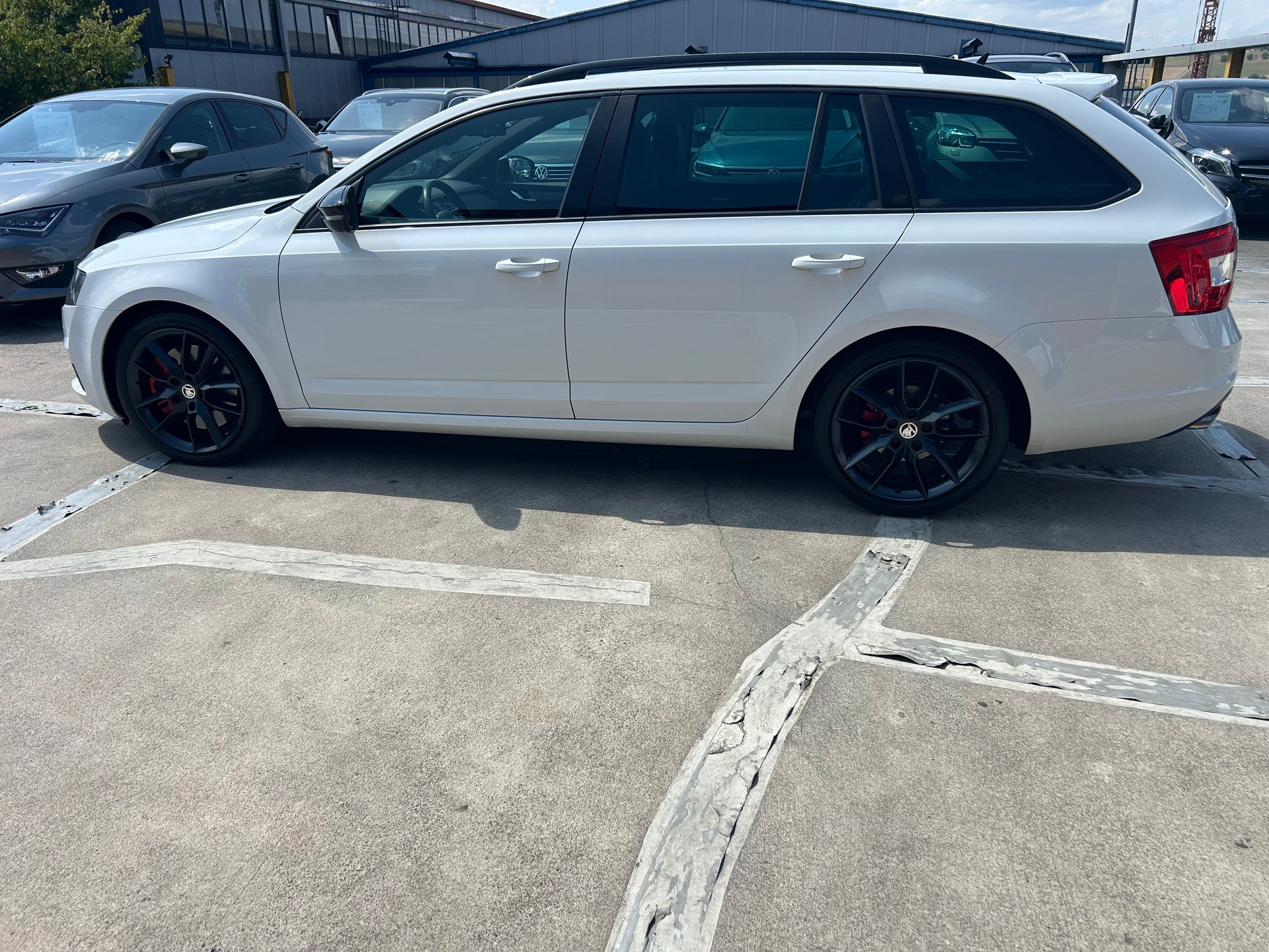 SKODA Octavia Combi 2.0 TSI RS DSG-showroom-element-1